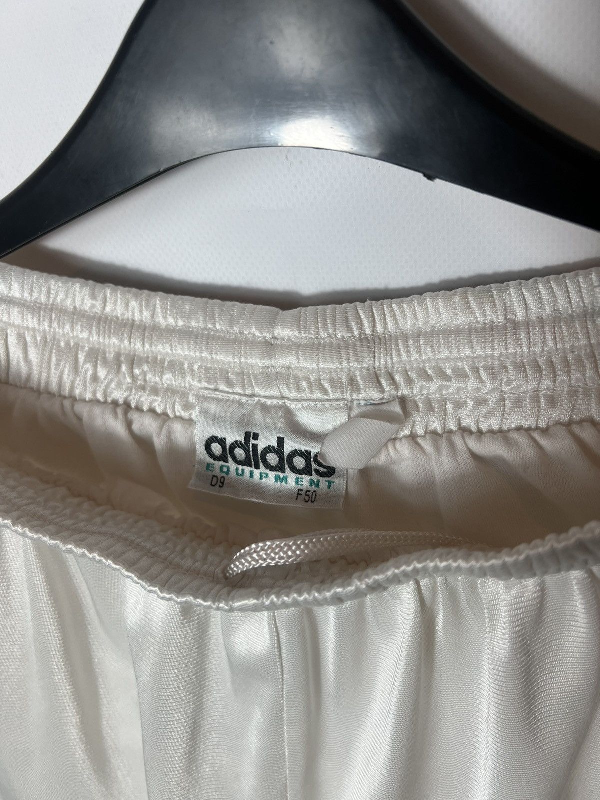 Adidas 90s Adidas Equipment Vintage Football Soccer Shorts White Size US 32 / EU 48 - 6 Thumbnail