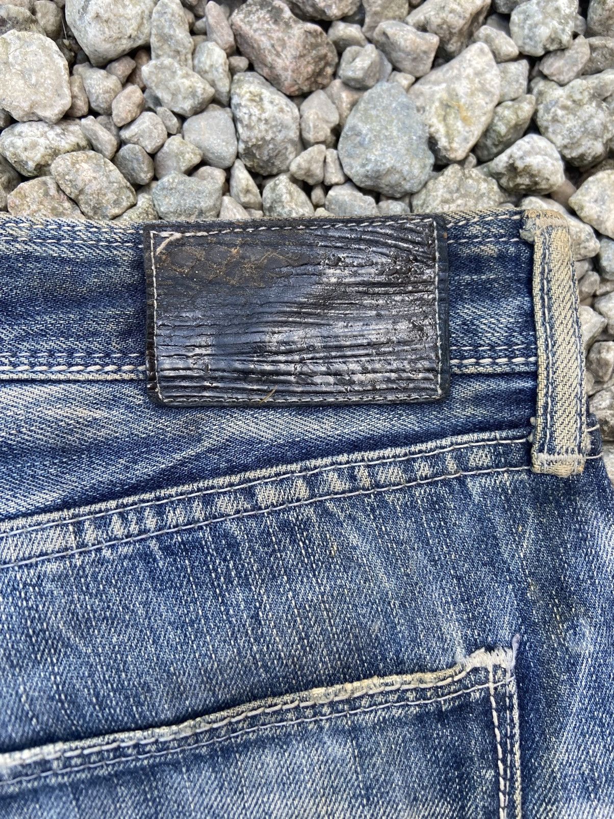 GOSTAR DE FUGA GOSTAR DE FUGA distressed denim jeans Size US 33 - 20 Thumbnail