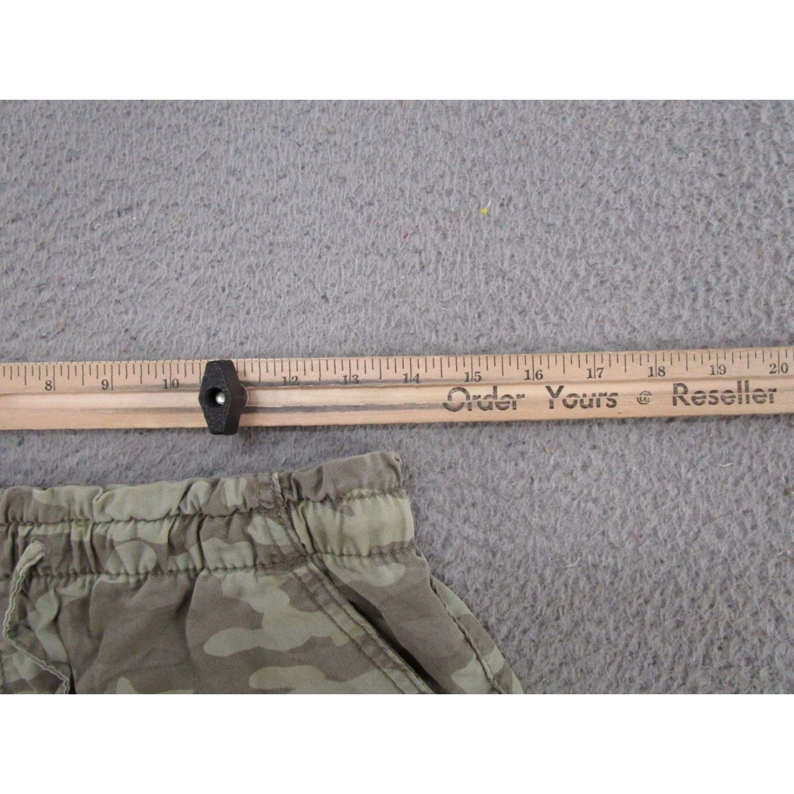 American Eagle Outfitters VINTAGE American Eagle Elastic Waist Camo 100% Lyocell Shorts Womens M Drawstring Green Beach Summer Womens Size 32" / US 10 / IT 46 - 4 Thumbnail
