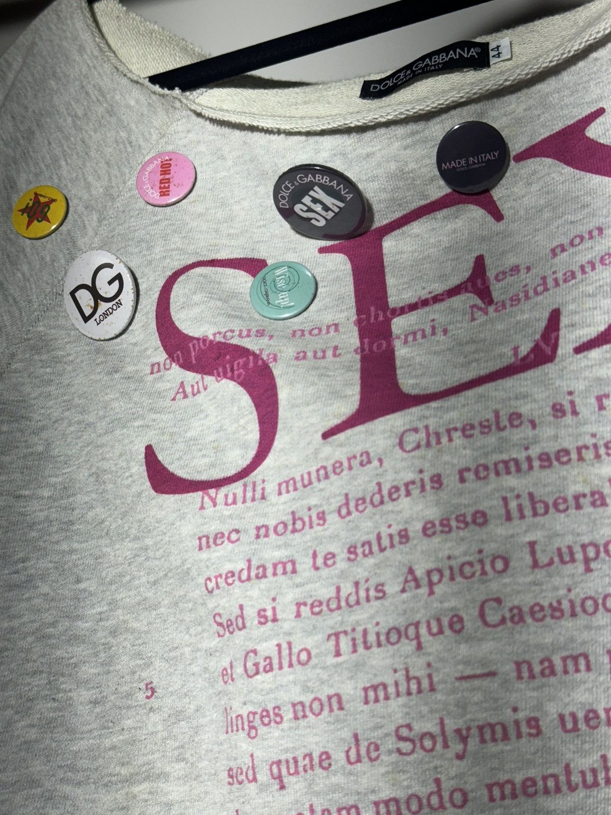 Dolce & Gabbana Dolce&Gabbana “Sex&Love” Runway Print Pin Cropped Sweatshirt Size M / US 6-8 / IT 42-44 - 4 Thumbnail