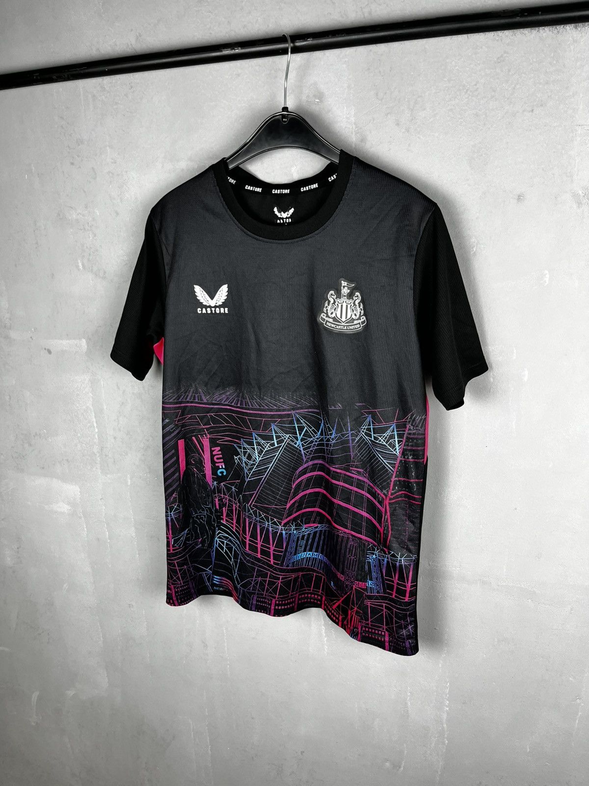 Other Castore Newcastle United Pre Match Football Shirt Size US S / EU 44-46 / 1 - 1 Thumbnail