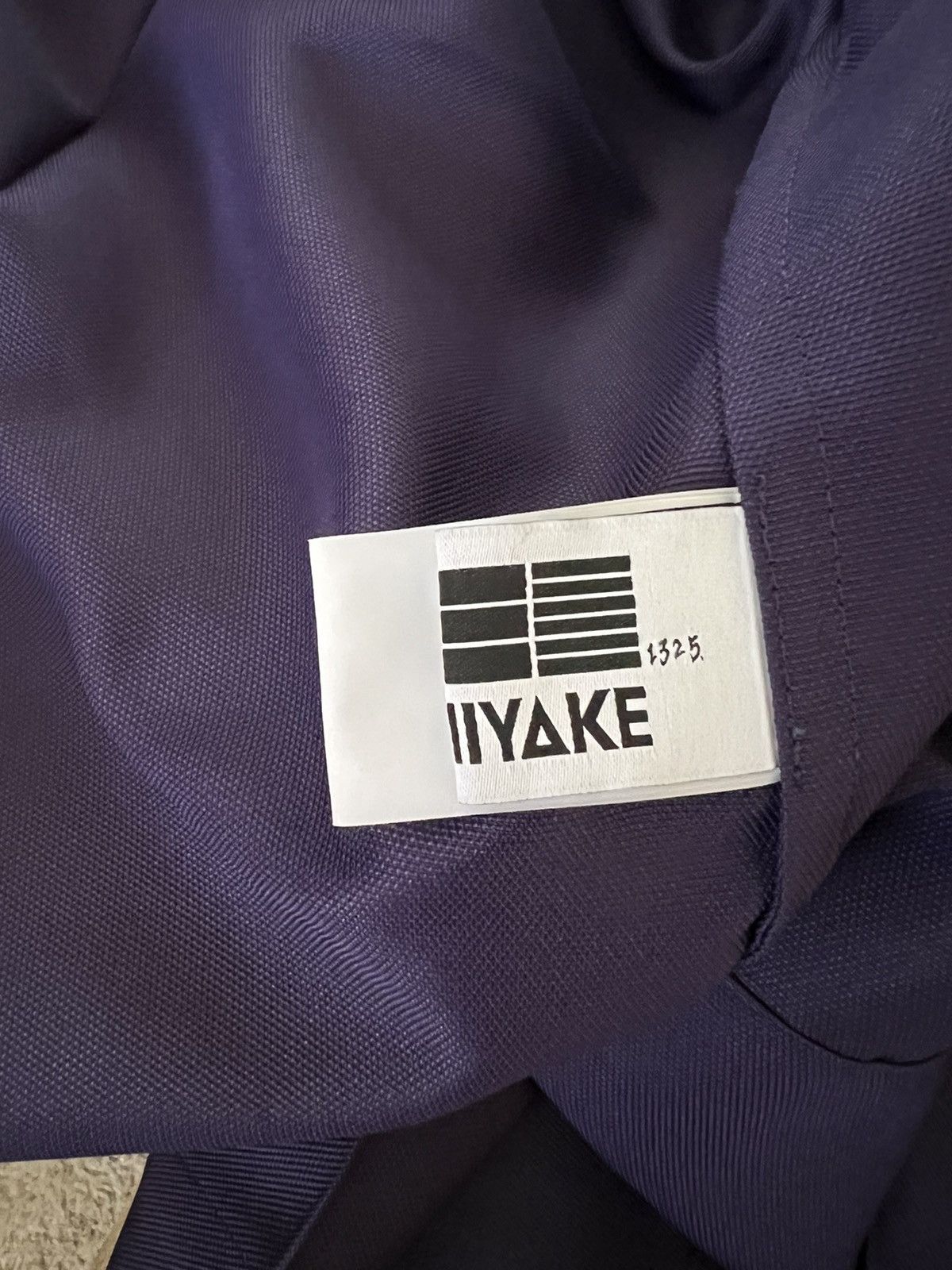 イッセイミヤケ　1325　折り紙ジャケット　総柄　コットン　ポリエステル　３ 楽天市場】ISSEY MIYAKE 132 5．の通販