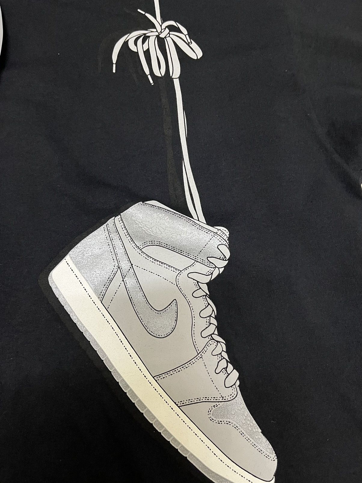 Jordan Brand Vintage 2001 deadstock jordan shoes hanging tshirt Size US L / EU 52-54 / 3 - 4 Thumbnail