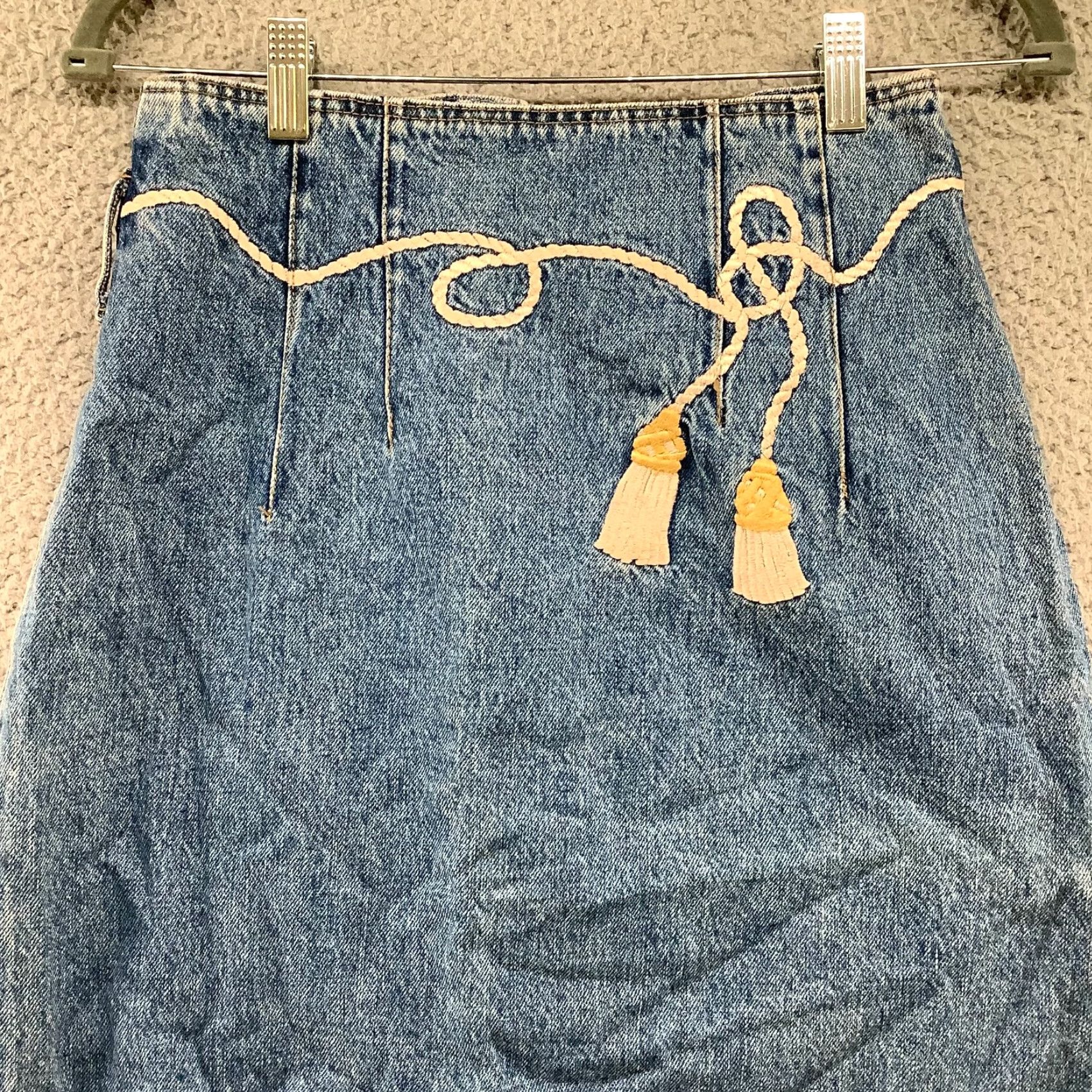 Denime VINTAGE Dagmar Ertinger Jean Pencil Skirt Size 27 or 4 Tassel Embroidered Denim Shirt? Size 27" / US 4 / IT 40 - 3 Thumbnail