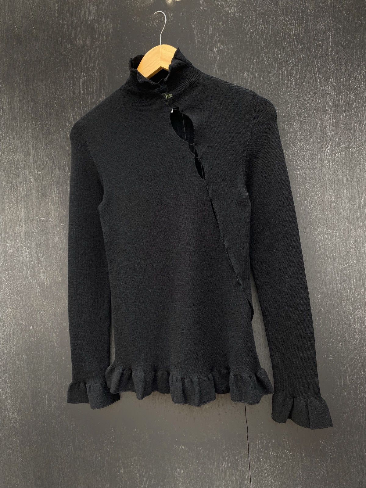 Jean Paul Gaultier Jean Paul Gaultier Vintage wool Asymetric light sweater Size M / US 6-8 / IT 42-44 - 1 Thumbnail