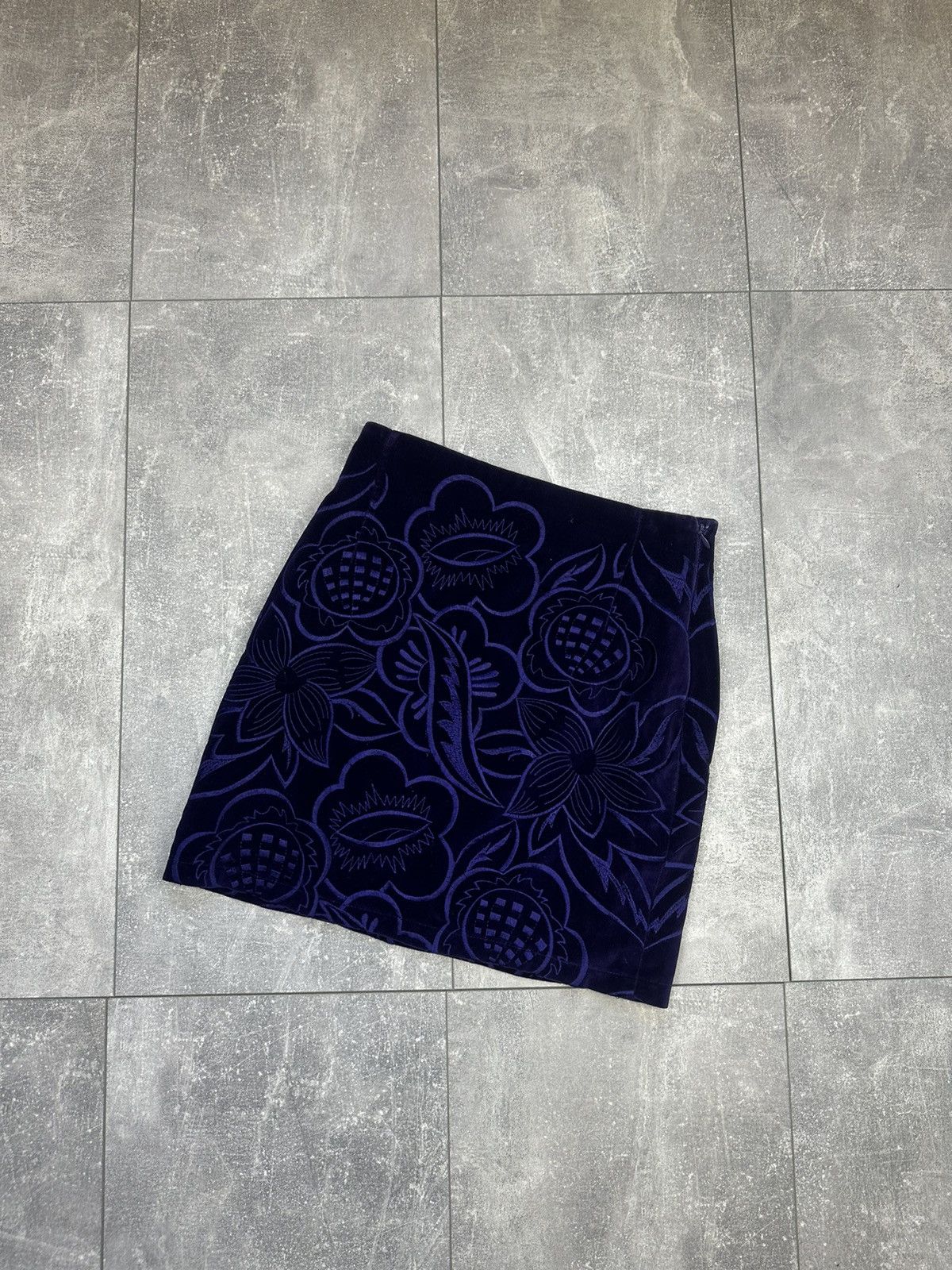Escada Women’s Vintage Escada Luxury Flower Printed Skirt Size 30" / US 8 / IT 44 - 1 Thumbnail