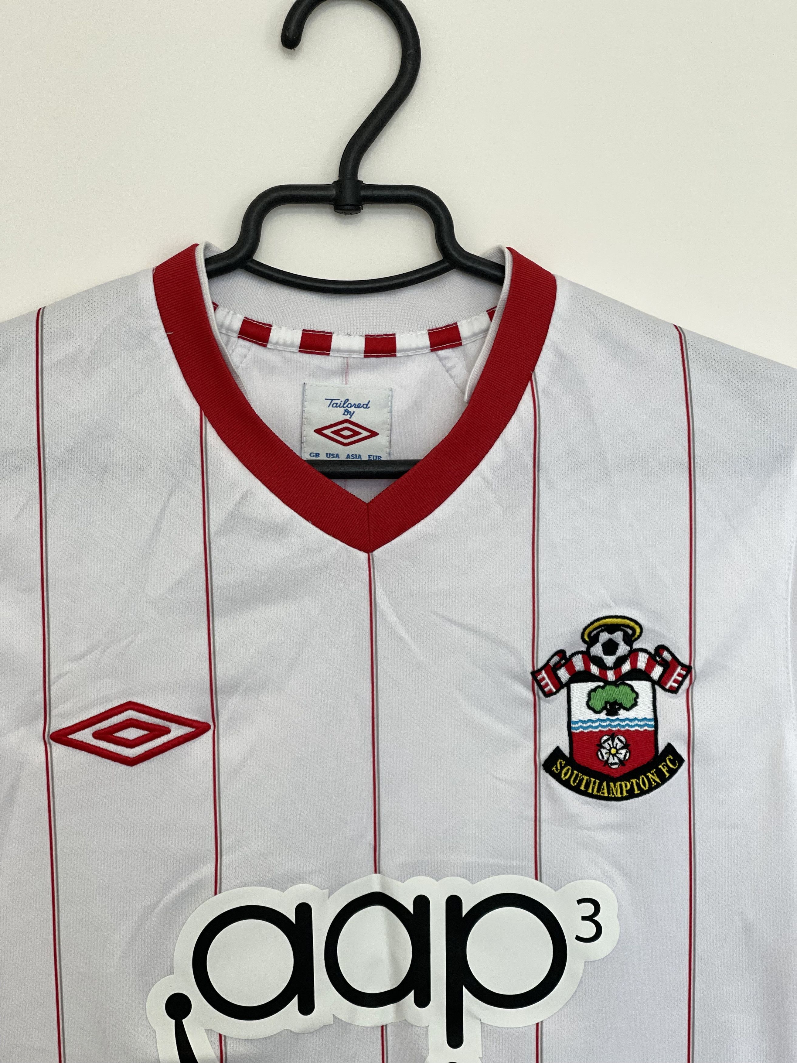 Umbro UMBRO SOUTHAMPTON FC 17 MATTY Size US S / EU 44-46 / 1 - 3 Thumbnail