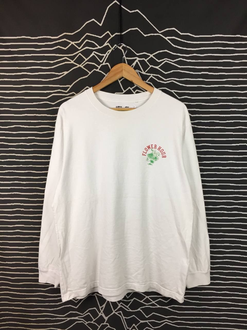 Uniqlo Uniqlo UT x Alex Olson Skater Collection Flower Hour Tee Size US L / EU 52-54 / 3 - 2 Thumbnail