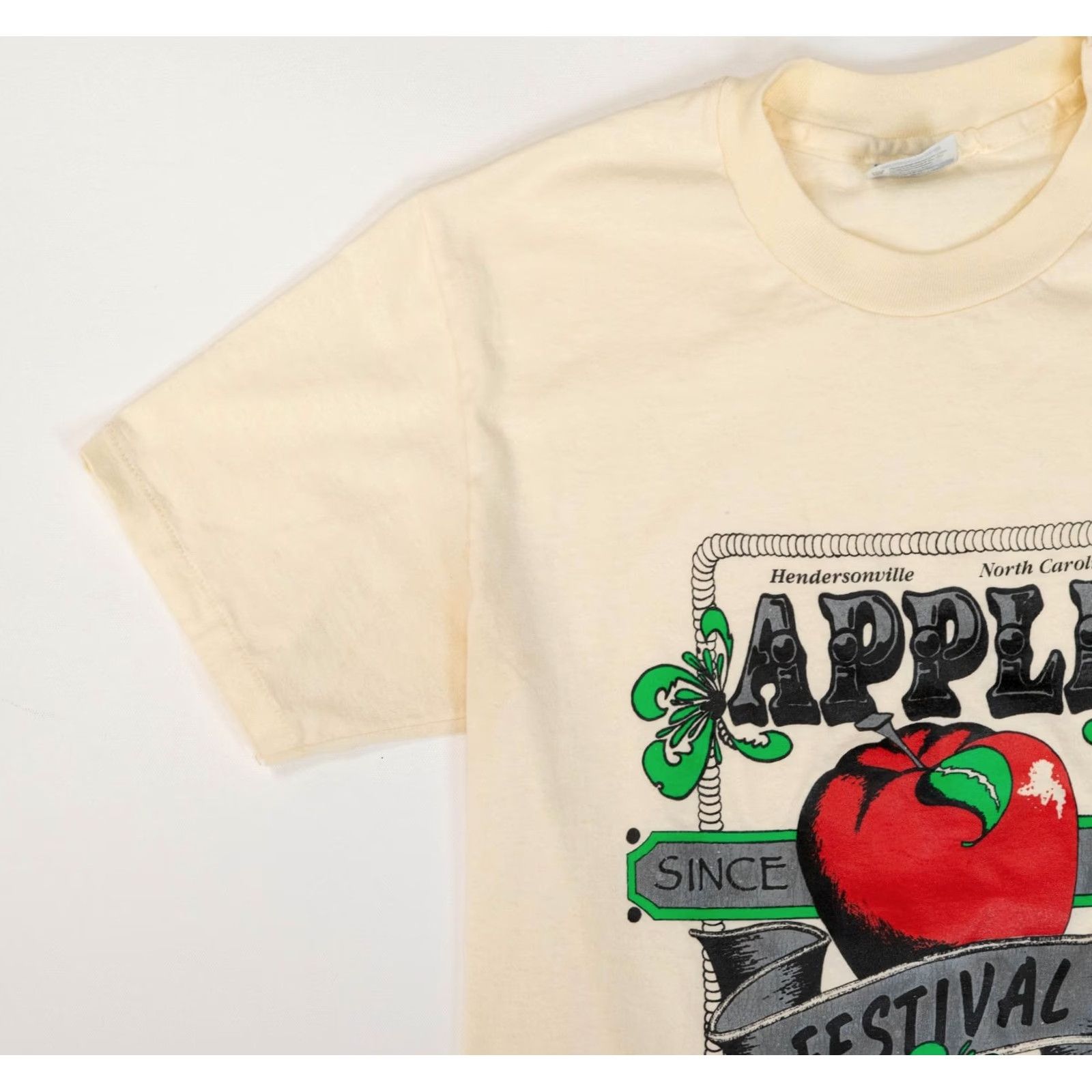 Hanes VINTAGE Hanes Apple Festival T-Shirt Men M Single Stitch NC North Carolina 90s USA Festival Apple Logo Ivory Cotton Crew Neck Short Sleeve Size US M / EU 48-50 / 2 - 7 Thumbnail
