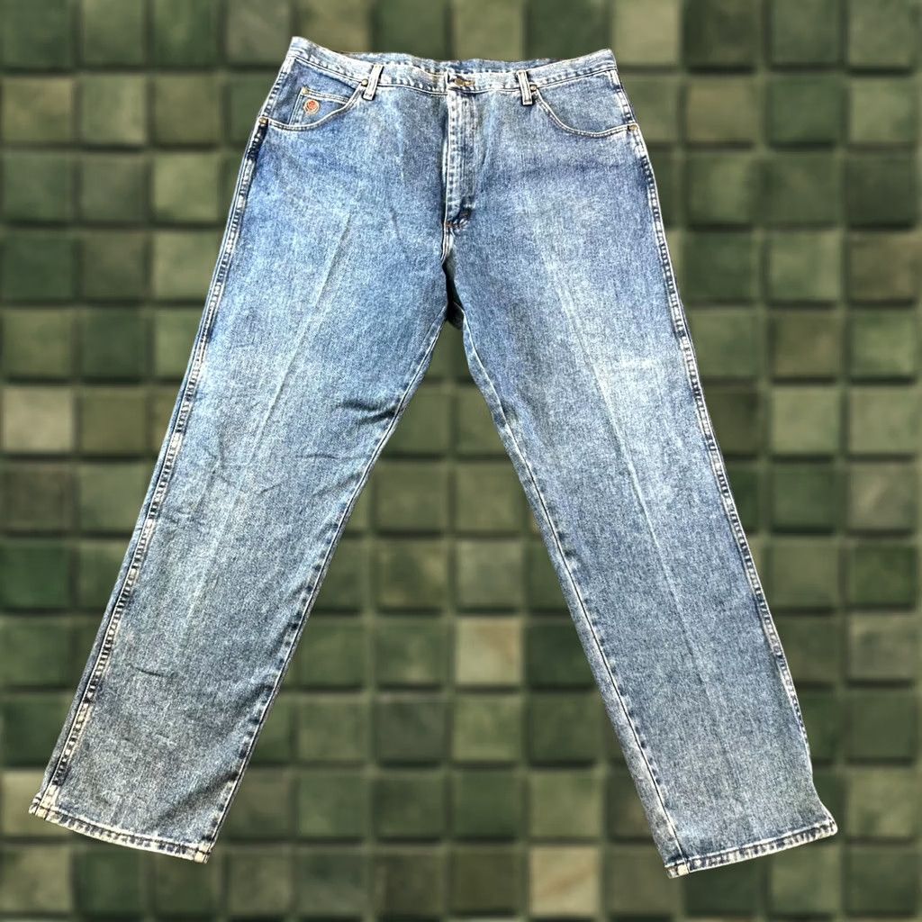 Wrangler VINTAGE Wrangler Jeans Mens 42x34 Blue Denim High Rise Regular Fit Tapered Leg Wrangler 20X Jeans Mens Blue 42x34 Regular Fit Jeans Size US 42 / EU 58 - 1 Thumbnail