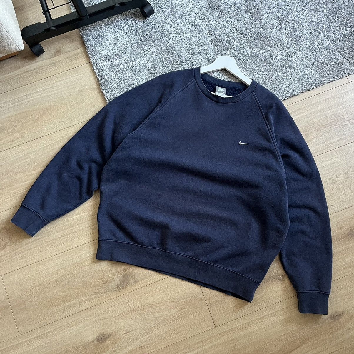 Vintage Vintage Trashed Very Faded Nike Sweatshirt Size US L / EU 52-54 / 3 - 1 Thumbnail