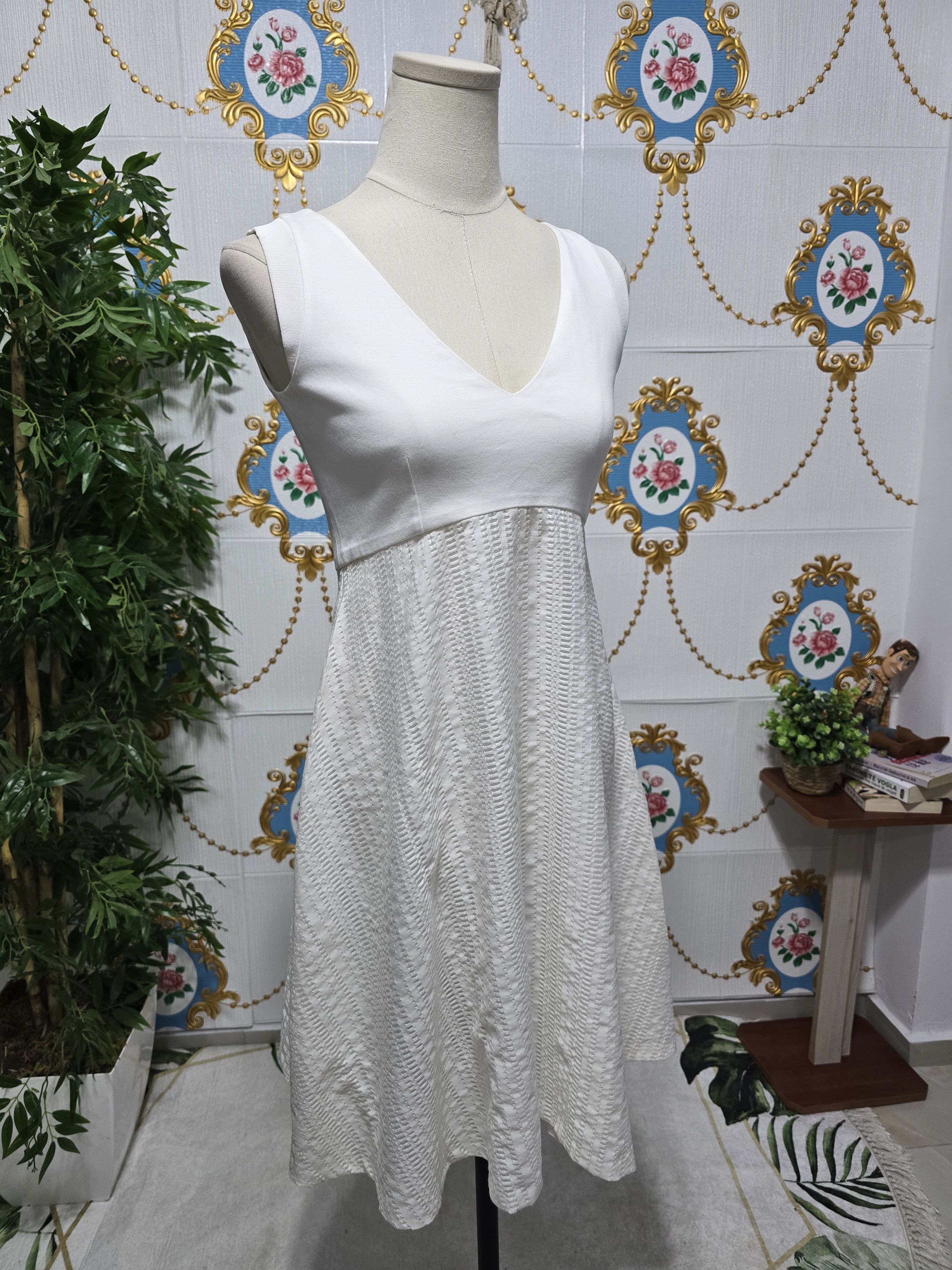 Emilio Pucci EMILIO PUCCI dress size Small LUXURY EXCELLENT CONDITION Size S / US 4 / IT 40 - 9 Thumbnail