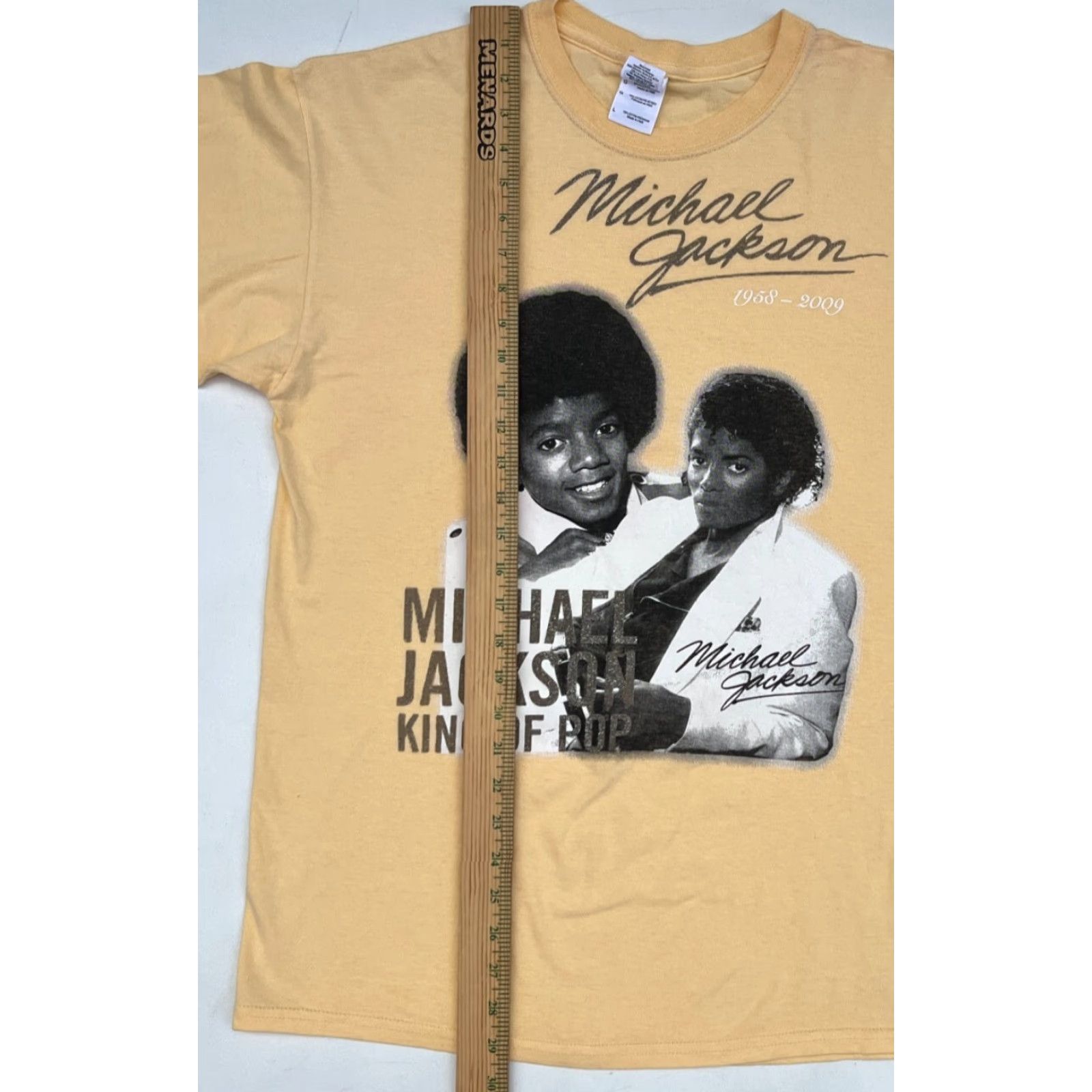Gildan Vintage Michael Jackson Memorial T-Shirt L Mens Short Sleeve Crew Neck Peach 100% Cotton Gildan Ultra Cotton Vintage 1958-2009 Music Shirt Size US L / EU 52-54 / 3 - 7 Thumbnail