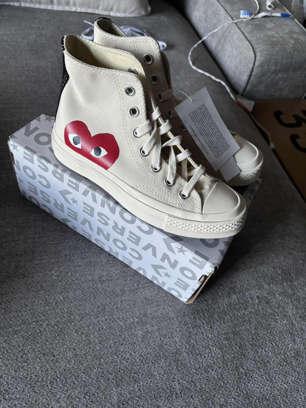 Comme des Garcons Comme des Garçons Play × Chuck 70 High 'Milk' Size US 5 / IT 35 - 3 Thumbnail