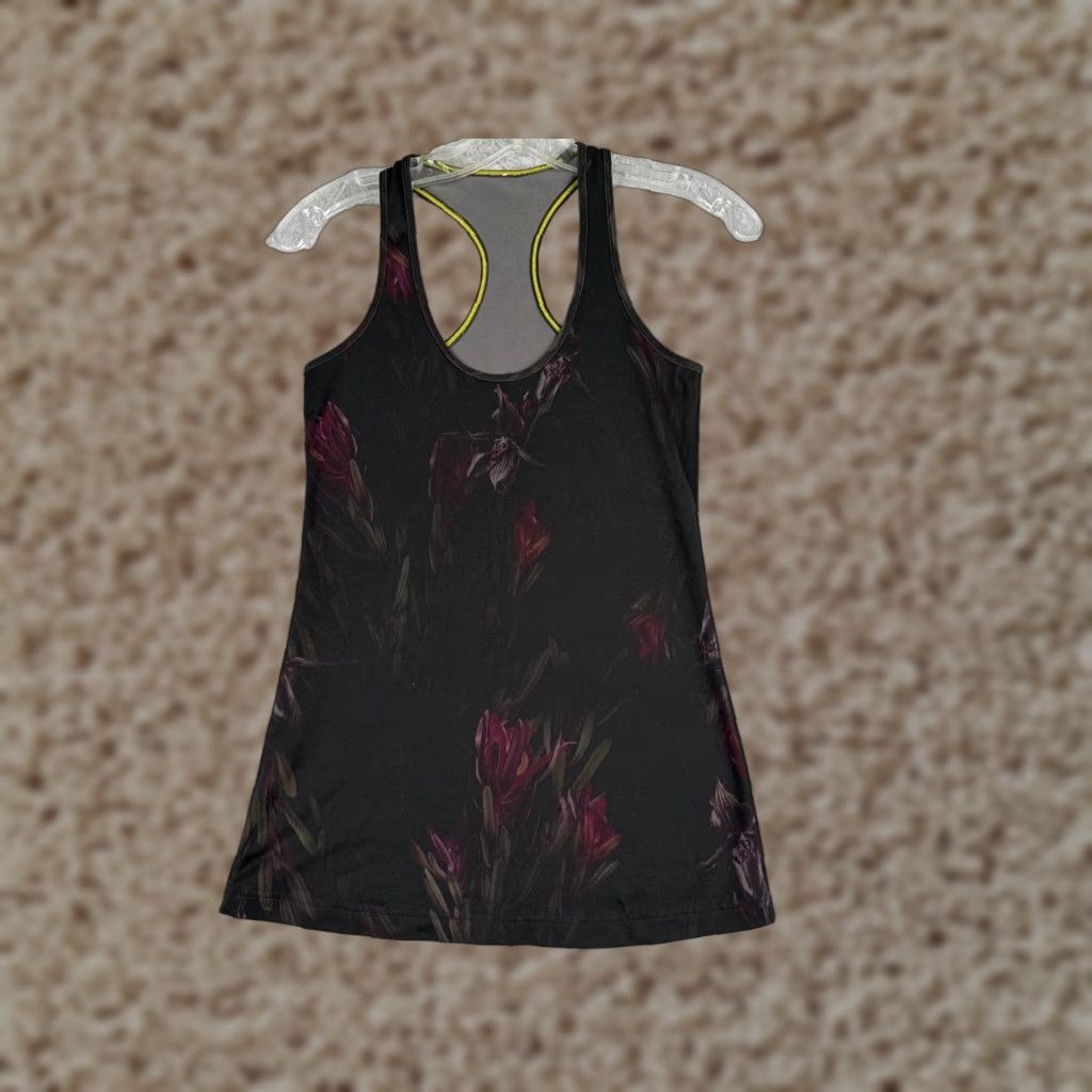 Lululemon Lululemon Shirt Women 6 Black Floral Racerback Gym Yoga Casual Sleeveless Tank Sportswear Women Size M / US 6-8 / IT 42-44 - 1 Thumbnail