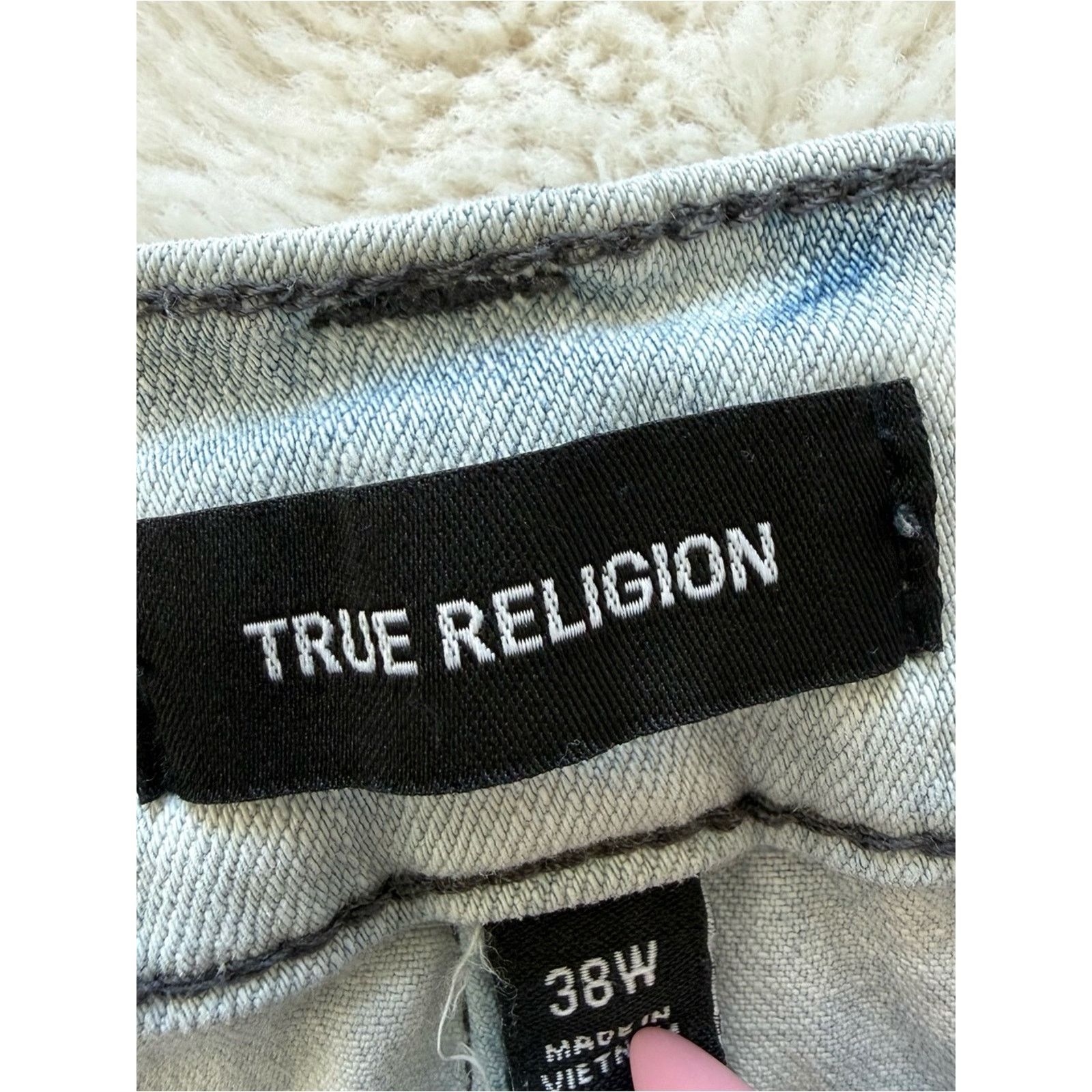 True Religion True Religion men’s cotton tie dye jeans shorts size 38W Size US 38 / EU 54 - 3 Thumbnail