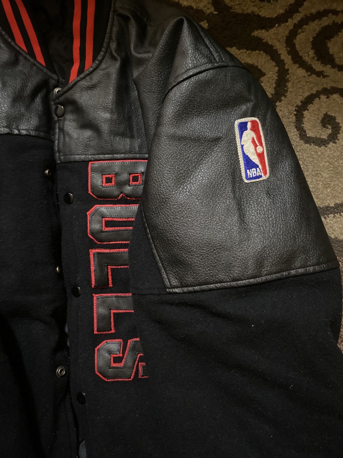NBA Bulls vintage leather Varsity jacket Size US L / EU 52-54 / 3 - 3 Thumbnail
