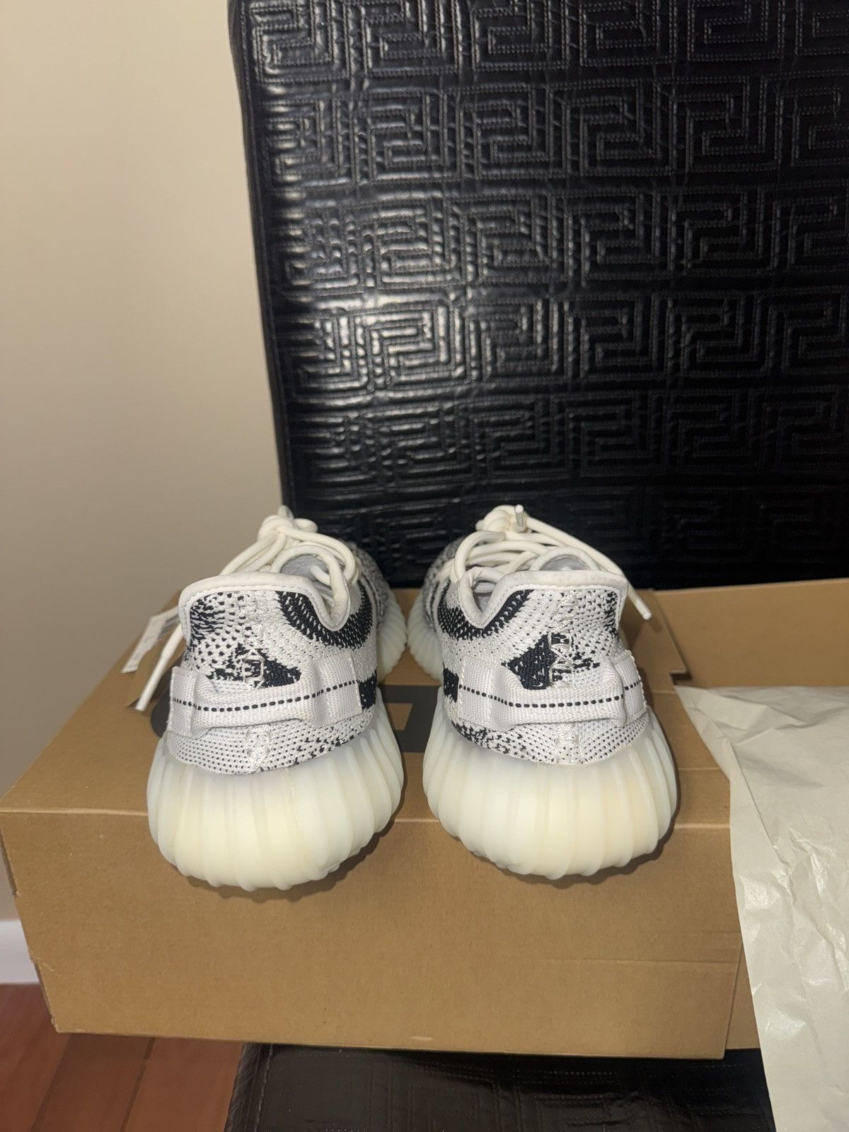 Adidas Adidas Yeezy Boost 350 V2 Zebra Size US 7.5 / EU 40-41 - 4 Thumbnail