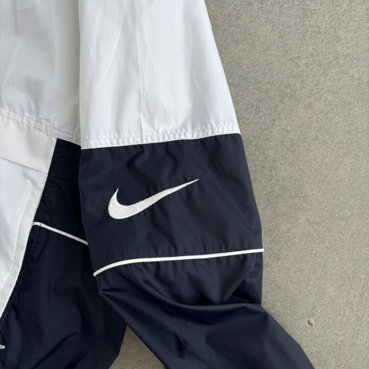 Nike × Vintage Vintage Nike Blue and White Windbreaker Jacket Athletic XL Size US XL / EU 56 / 4 - 5 Thumbnail