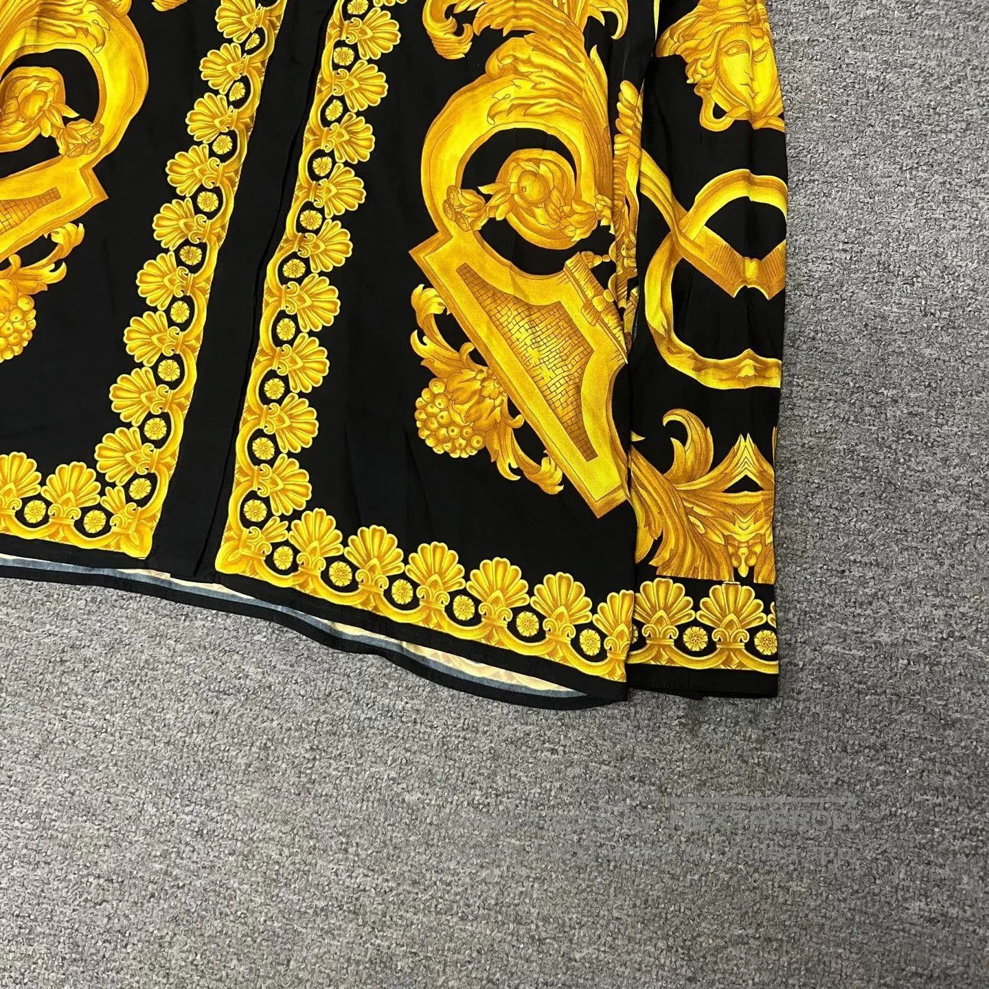 Versace Versace Baroque Medusa Print Silk Shirt. Size S / US 4 / IT 40 - 3 Thumbnail