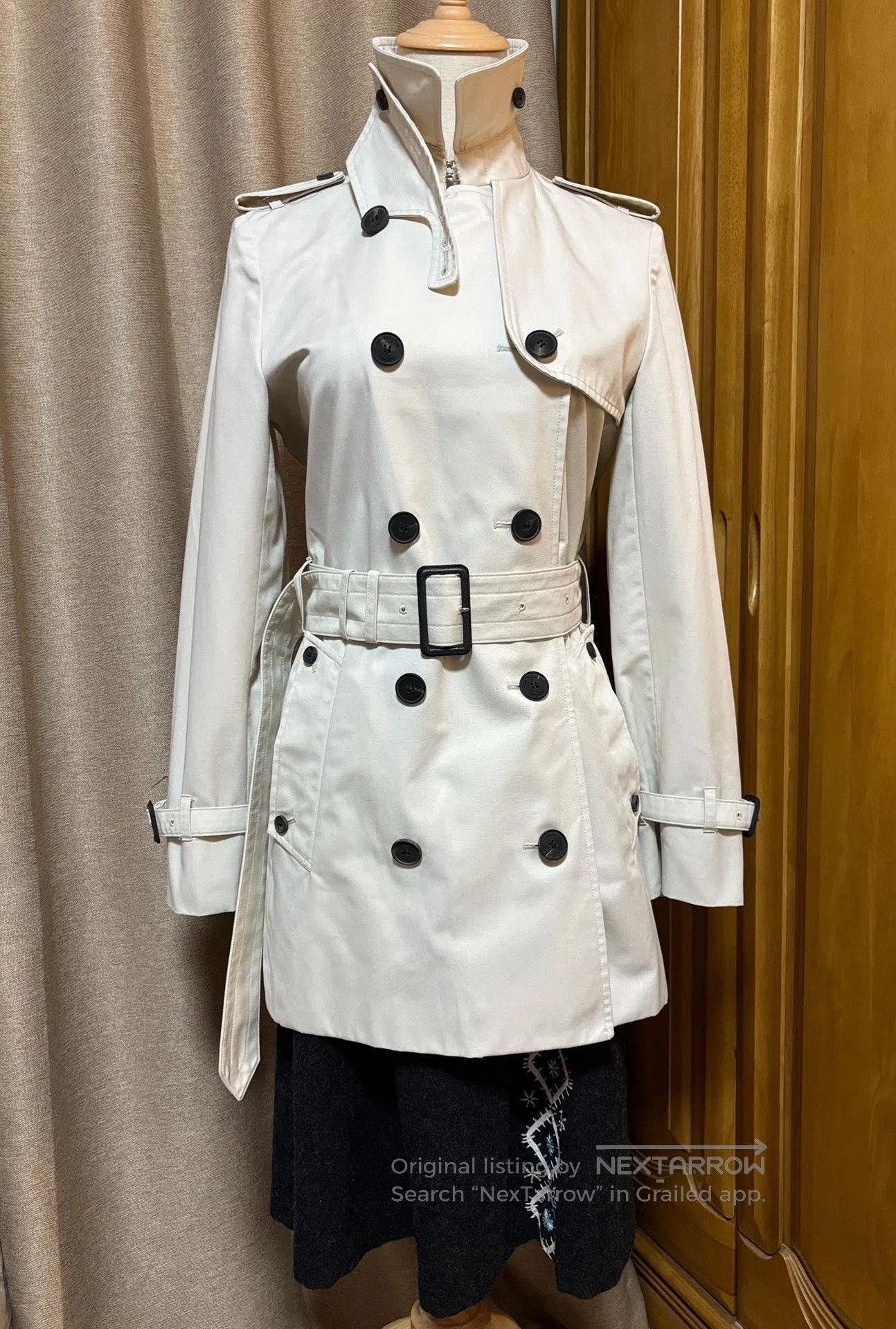 Aquascutum Aquascutum Women's London Trench Coat. Size M / US 6-8 / IT 42-44 - 2 Thumbnail