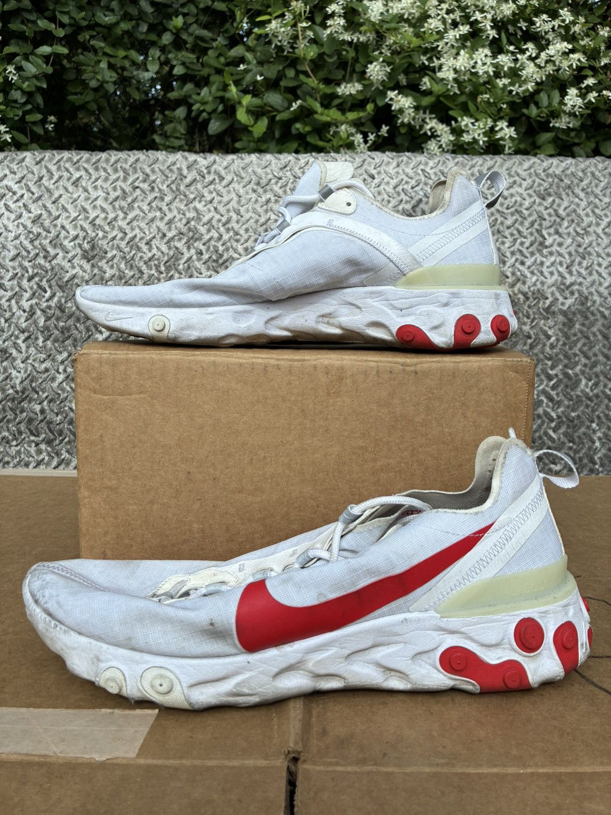 Nike Nike React Element 55 White University Red Running Men 11.5 Size US 11.5 / EU 44-45 - 2 Thumbnail