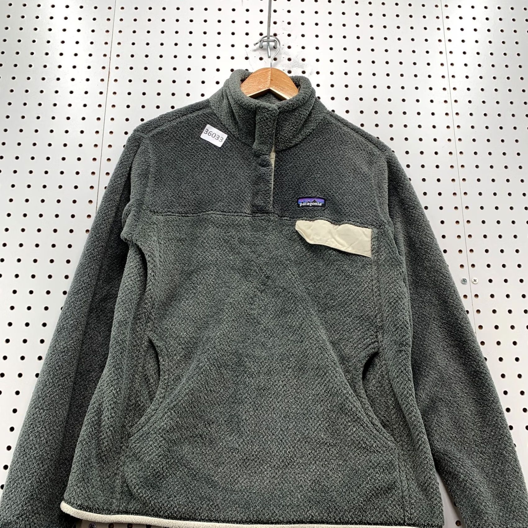 Patagonia Patagonia ReTool 1/4 Snap Pullover Jacket Womens Large Gray Pile 19x25.5 Size L / US 10 / IT 46 - 5 Thumbnail