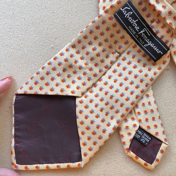 Salvatore Ferragamo Salvatore Ferragamo Peach Floral Silk Tie - Italy 🇮🇹 Size ONE SIZE - 6 Thumbnail