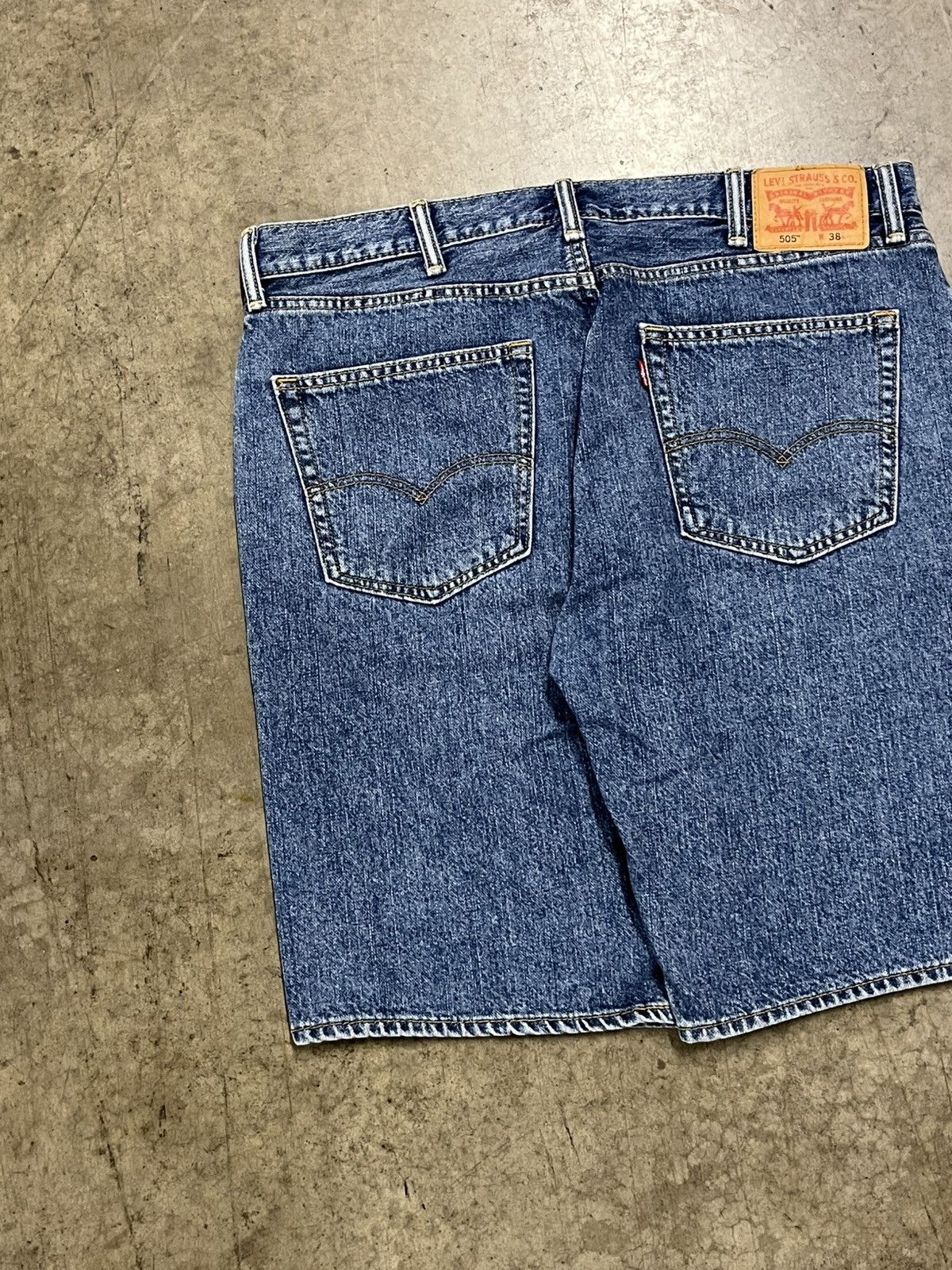 Levi's × Vintage Levi’s jorts baggy fit y2k skater streetwear hype vintage Size US 38 / EU 54 - 2 Thumbnail