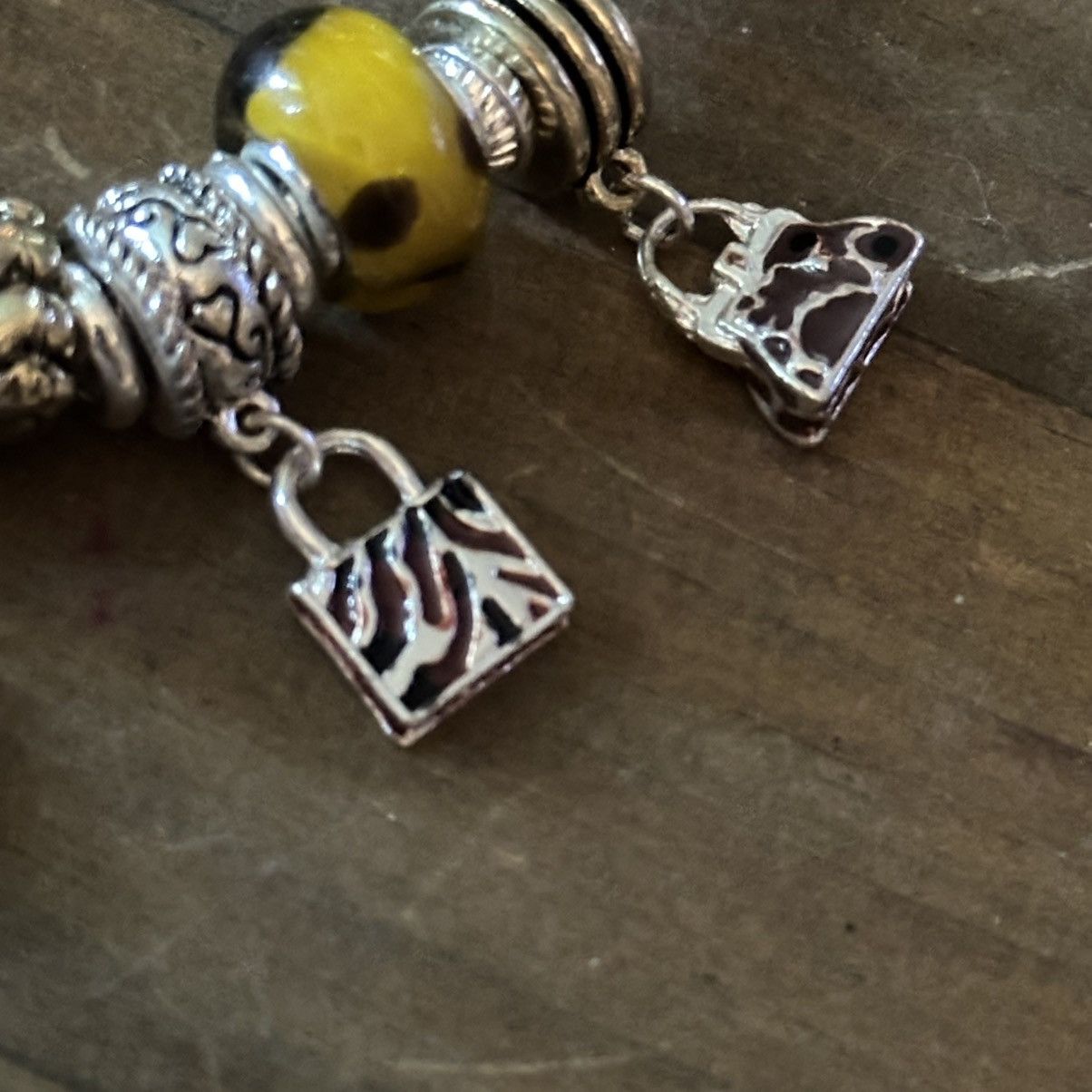 Other Leopard animal print fashion purse sliding charm bracelet Size ONE SIZE - 7 Thumbnail