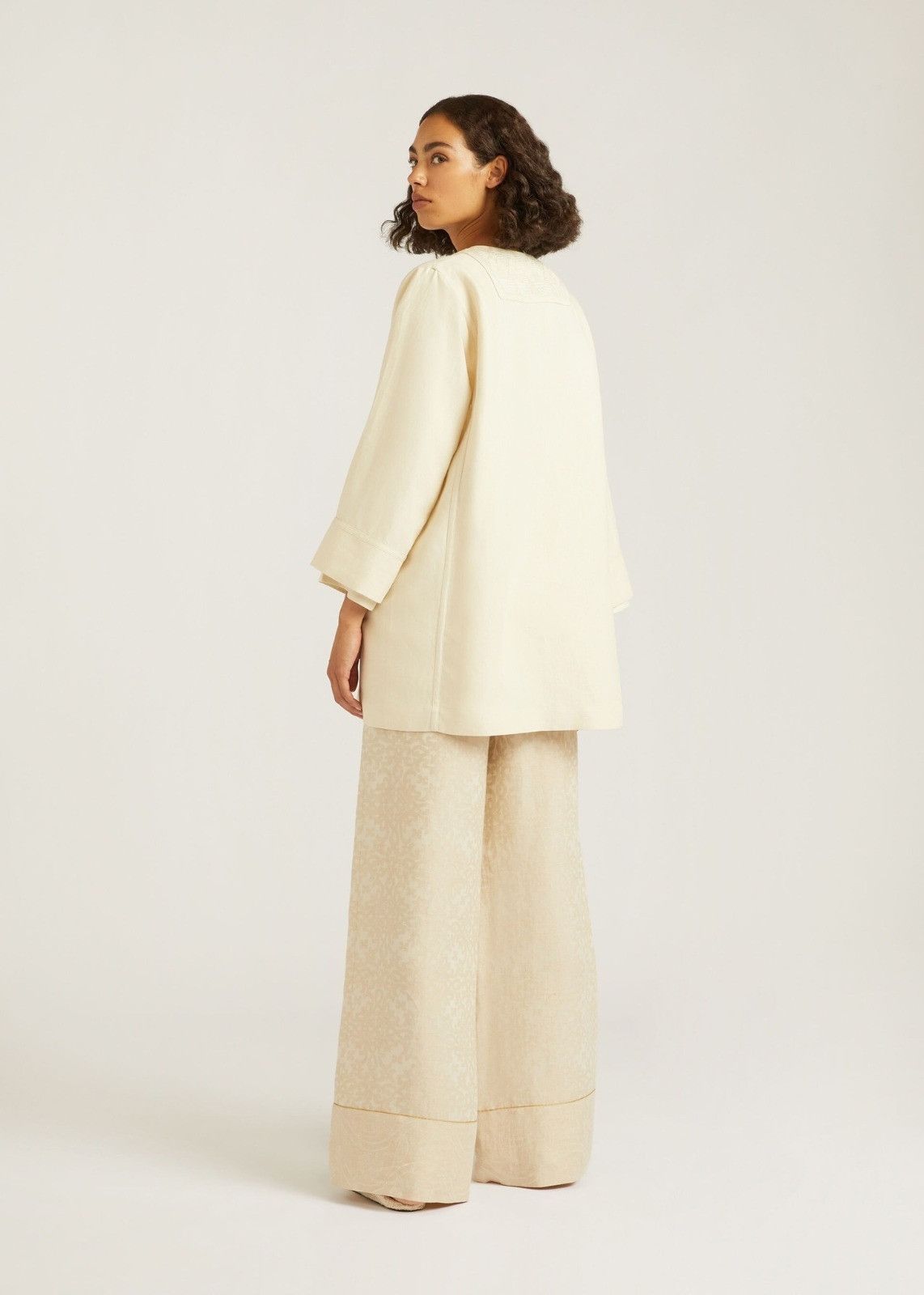 Loro Piana o1srvl11e0824 Christa Antigua Jacket in Cream Size XXL / US 16-18 / IT 52-54 - 3 Thumbnail