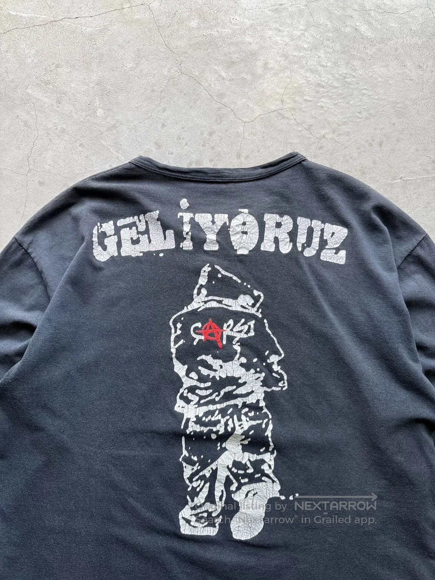 Vintage Vintage 90s Grup Yorum Geliyoruz Band Tee. Size US L / EU 52-54 / 3 - 6 Thumbnail