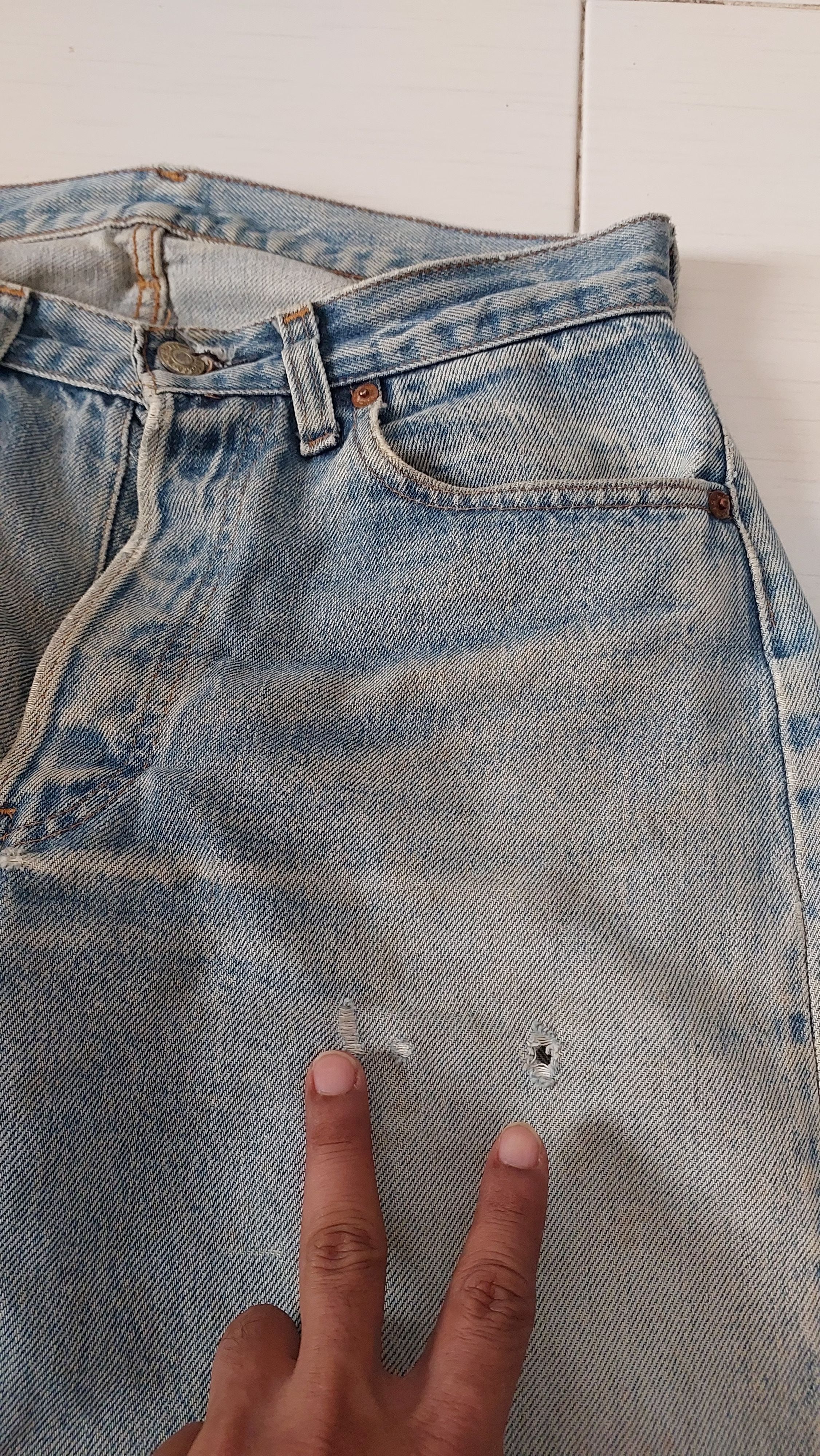 Levi's Vintage Clothing Vintage 80s Levi's 501 Selvedge Distressed Jeans Pant Size US 29 - 14 Thumbnail