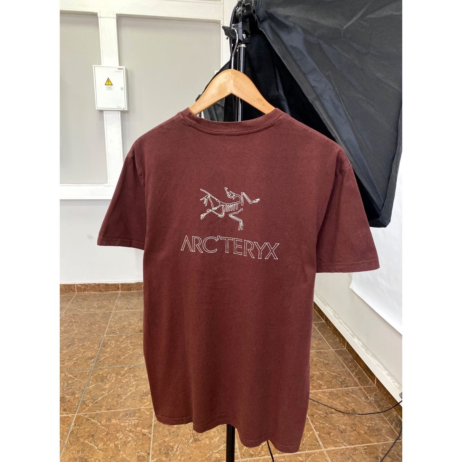 Arc'teryx VINTAGE Arc’teryx Outdoor T-Shirt Mens M Brown Retro Y2K Size US M / EU 48-50 / 2 - 2 Thumbnail