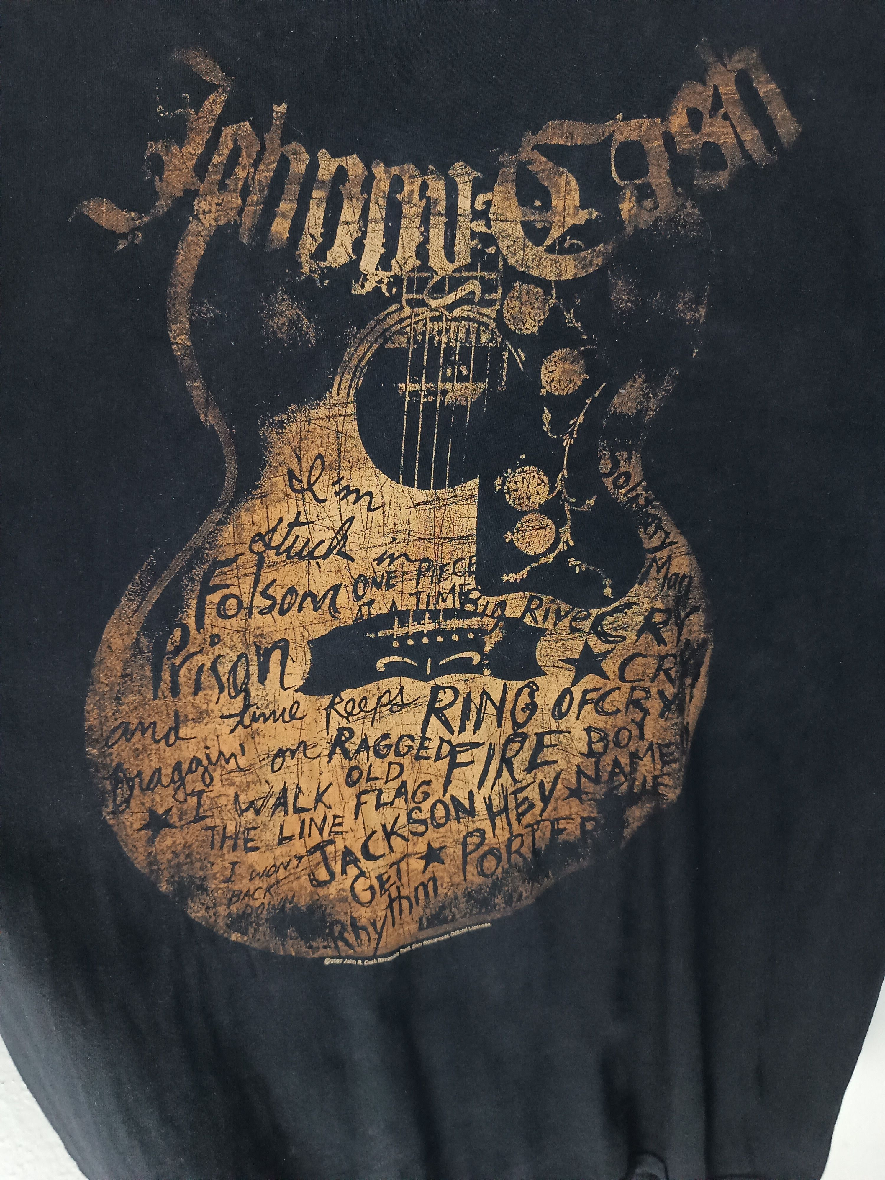Band Tees VINTAGE '07 JOHNNY CASH GUITAR TEE dylan elvis neil young Size US L / EU 52-54 / 3 - 11 Thumbnail