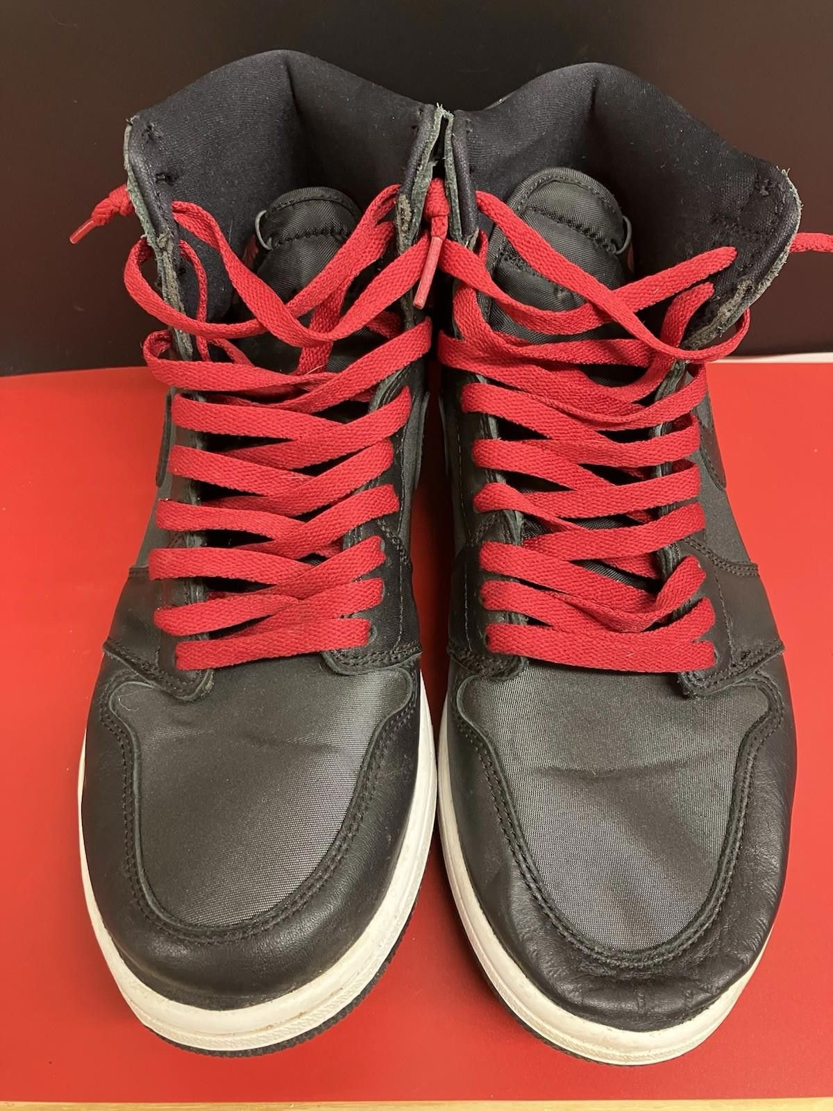 Jordan Brand Nike Air Jordan 1 Retro High OG Black/Red 2019 Size US 9.5 / EU 42-43 - 6 Thumbnail