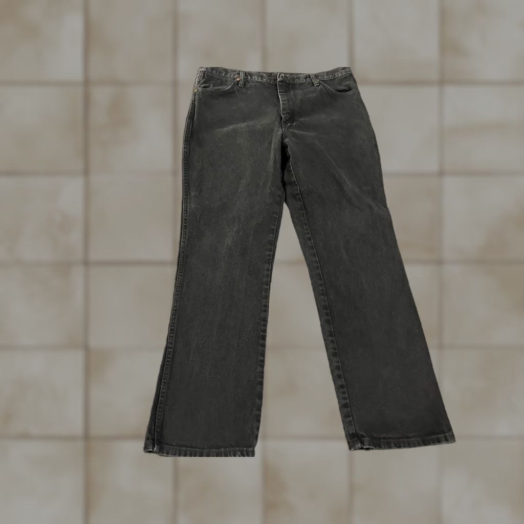 Wrangler Wrangler Jeans Mens 38x32 Black Regular Fit Straight Denim Classic Western Jeans Size US 38 / EU 54 - 1 Thumbnail
