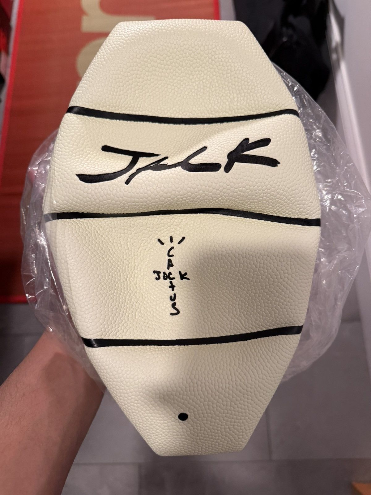 Travis Scott CJ Smiley Glow In The Dark Basketball Size ONE SIZE - 3 Thumbnail