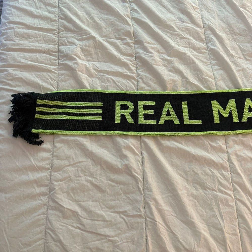 Adidas Adidas Real Madrid Soccer Scarf Size ONE SIZE - 7 Thumbnail
