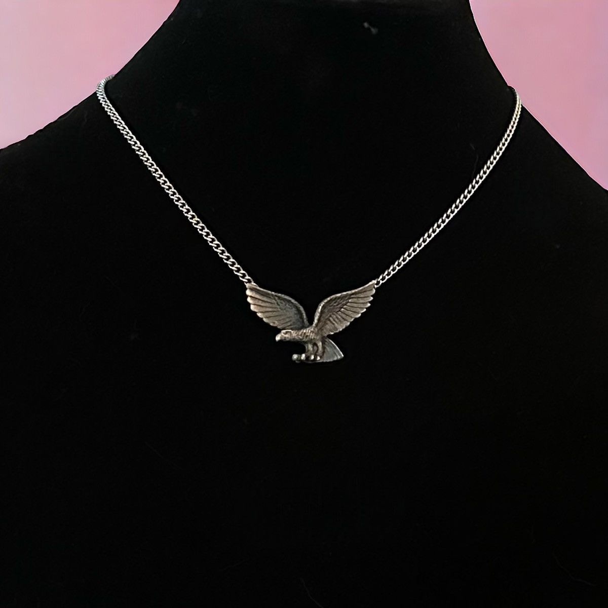Other × Vintage Vintage Avon Pewter soaring eagle necklace Size ONE SIZE - 1 Thumbnail