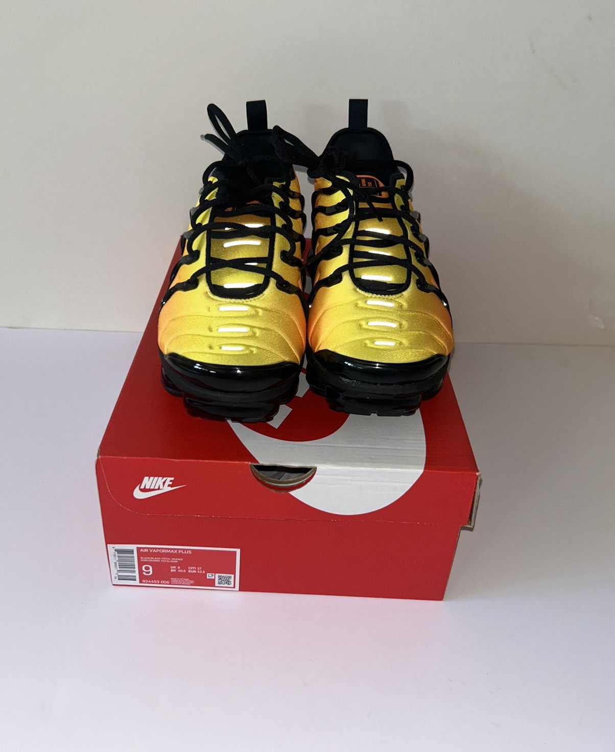 Nike Air Vapormax Plus Size US 9 / EU 42 - 3 Thumbnail