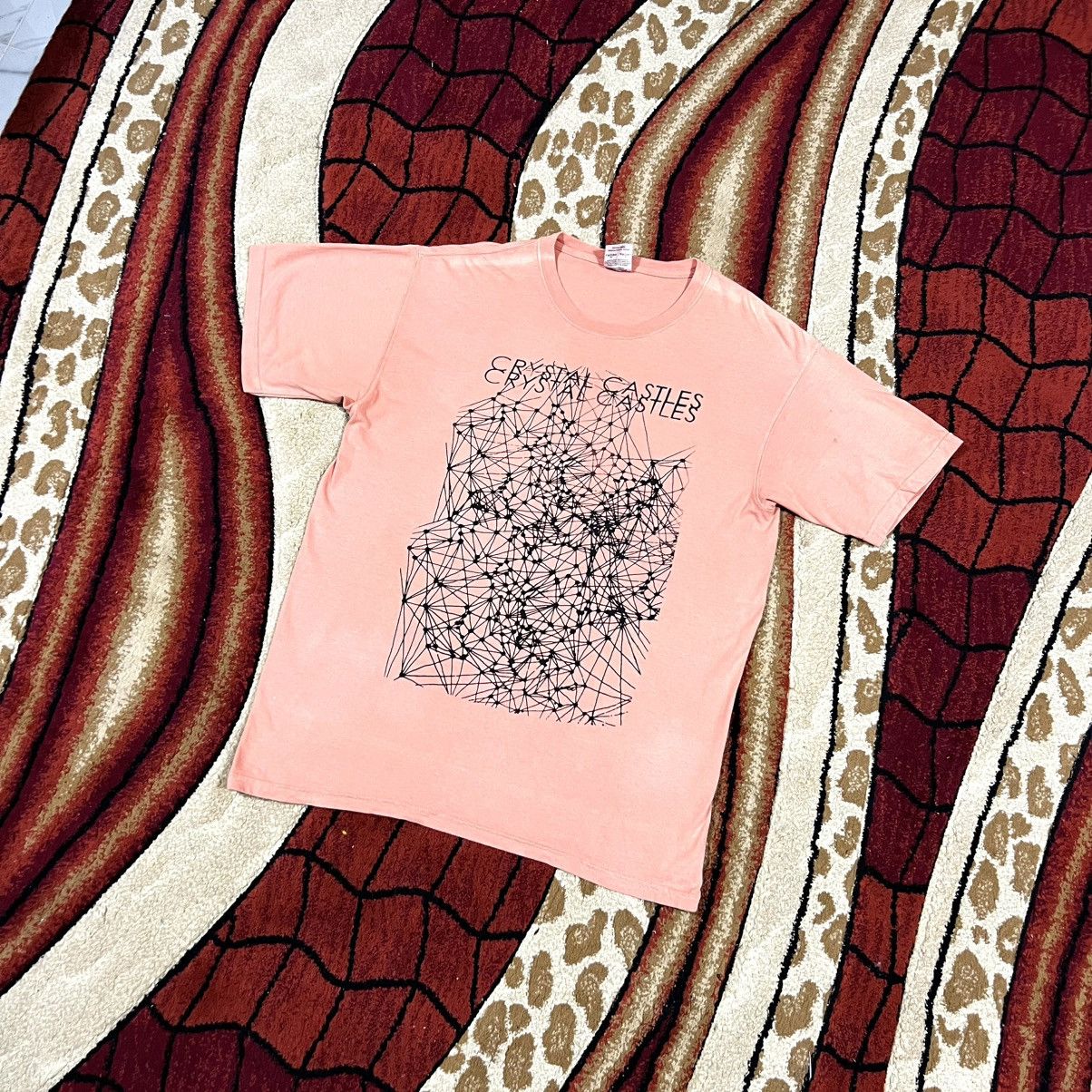 Band Tees Vintage Trashed Faded Crystal Castles Band T Shirt Size US XL / EU 56 / 4 - 1 Thumbnail