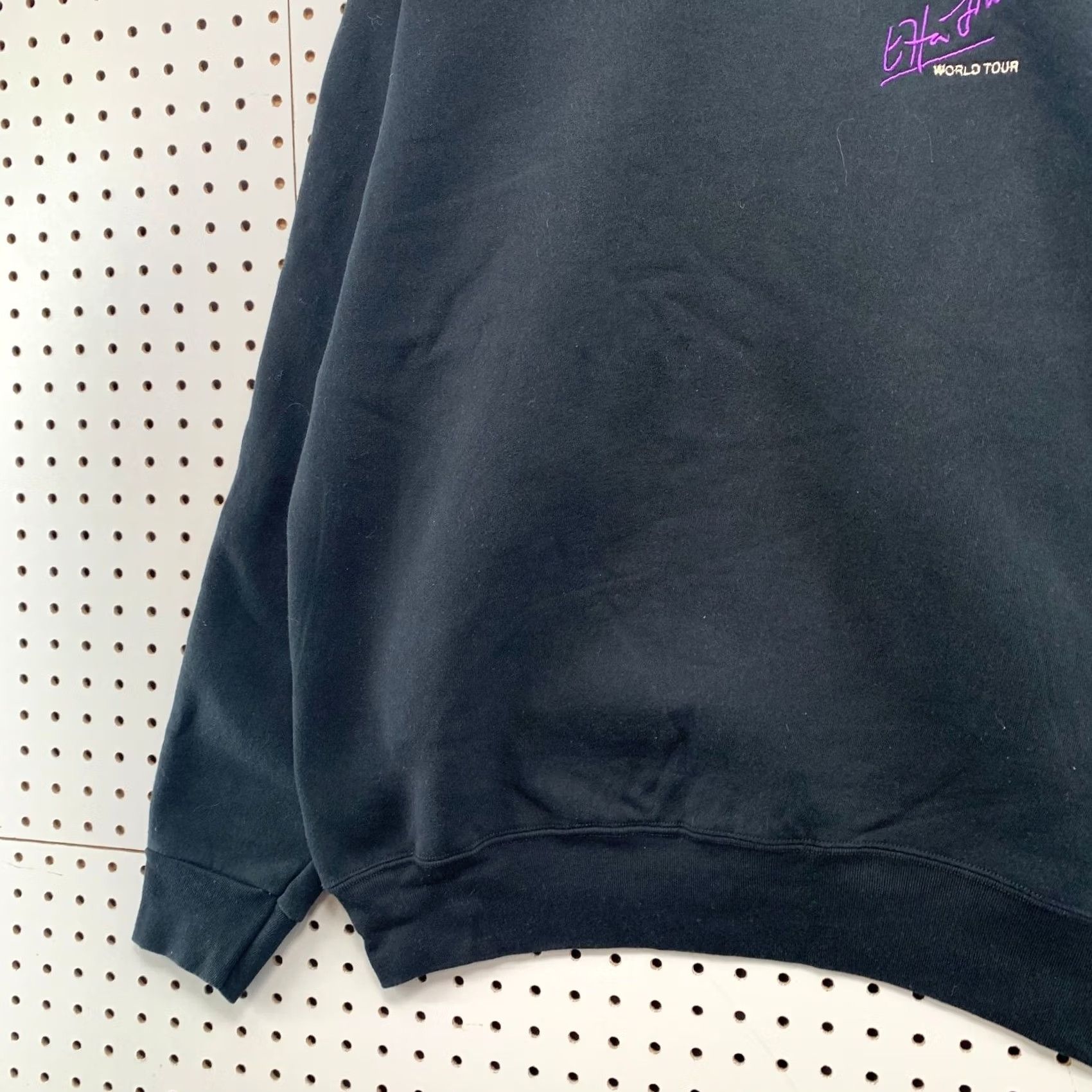 Fruit Of The Loom Vintage Elton John World Tour Sweatshirt Mens XL Black Embroidered Fleece Size US XL / EU 56 / 4 - 6 Thumbnail