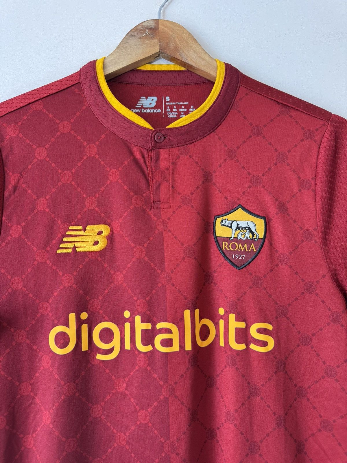 New Balance Roma 2022-2023 Home Soccer Jersey Football Shirt Red Kit Size US S / EU 44-46 / 1 - 5 Thumbnail