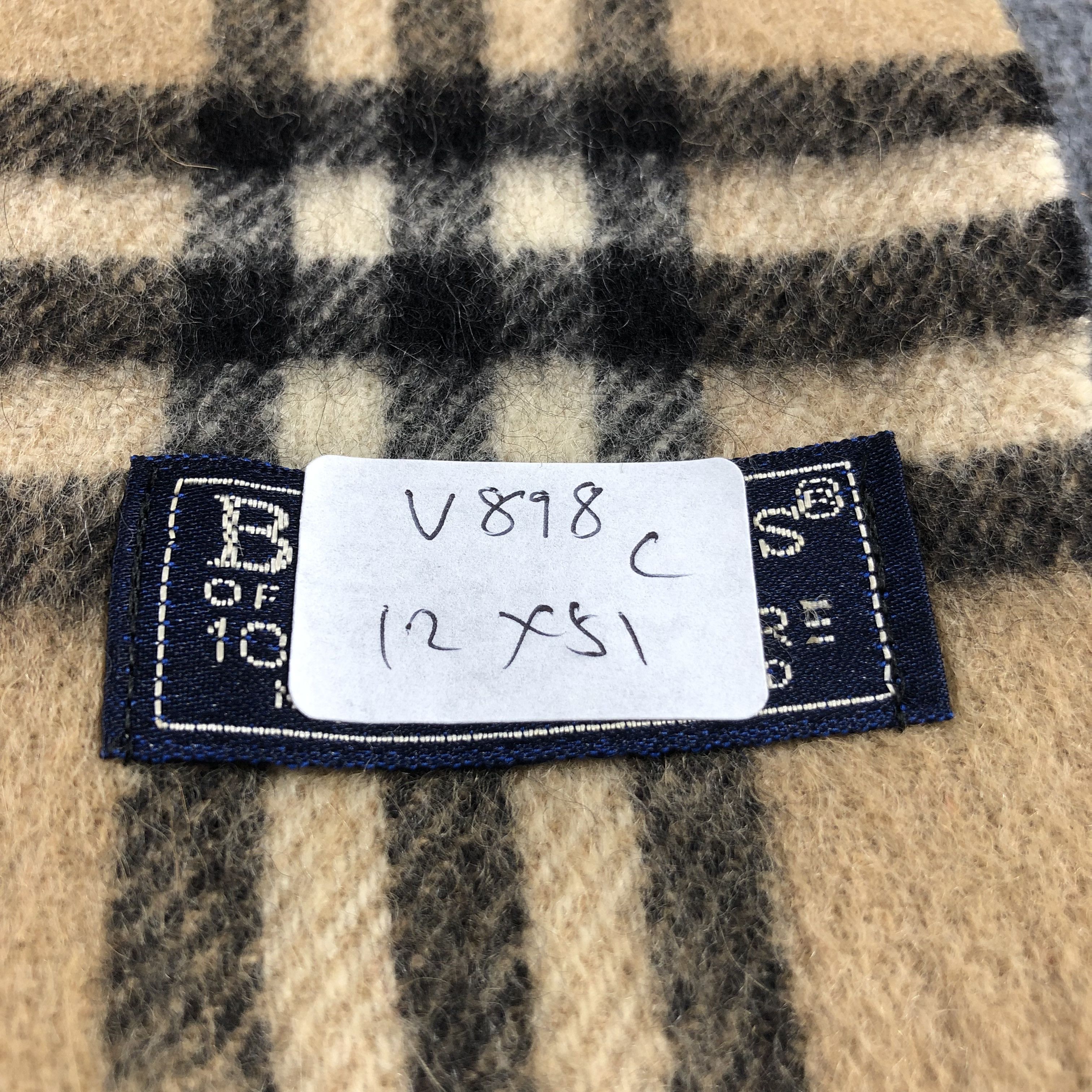 Burberry Burberrys Nova Check Tanned Cashmere Scarf Muffler V898 Size ONE SIZE - 6 Thumbnail