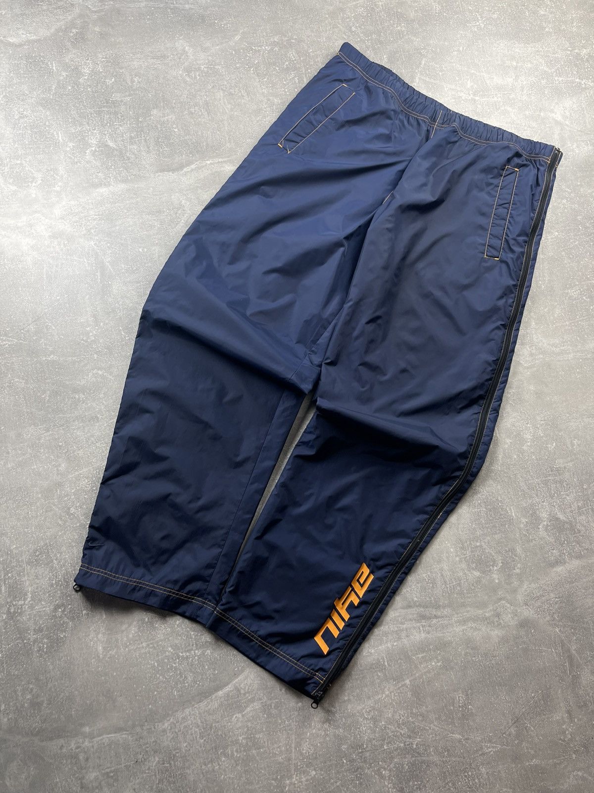 Nike Nike Vintage 2000s Track Pants Navy Blue Full Zip Open Size US 34 / EU 50 - 1 Thumbnail