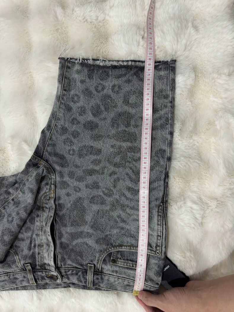 Saint Laurent Paris Saint laurent paris Gray Leopard Denim Shorts 2506-Nextarro Size US 31 - 9 Thumbnail