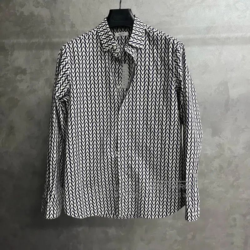 Valentino Valentino Black Cotton Women's Shirt . Size M / US 6-8 / IT 42-44 - 1 Thumbnail