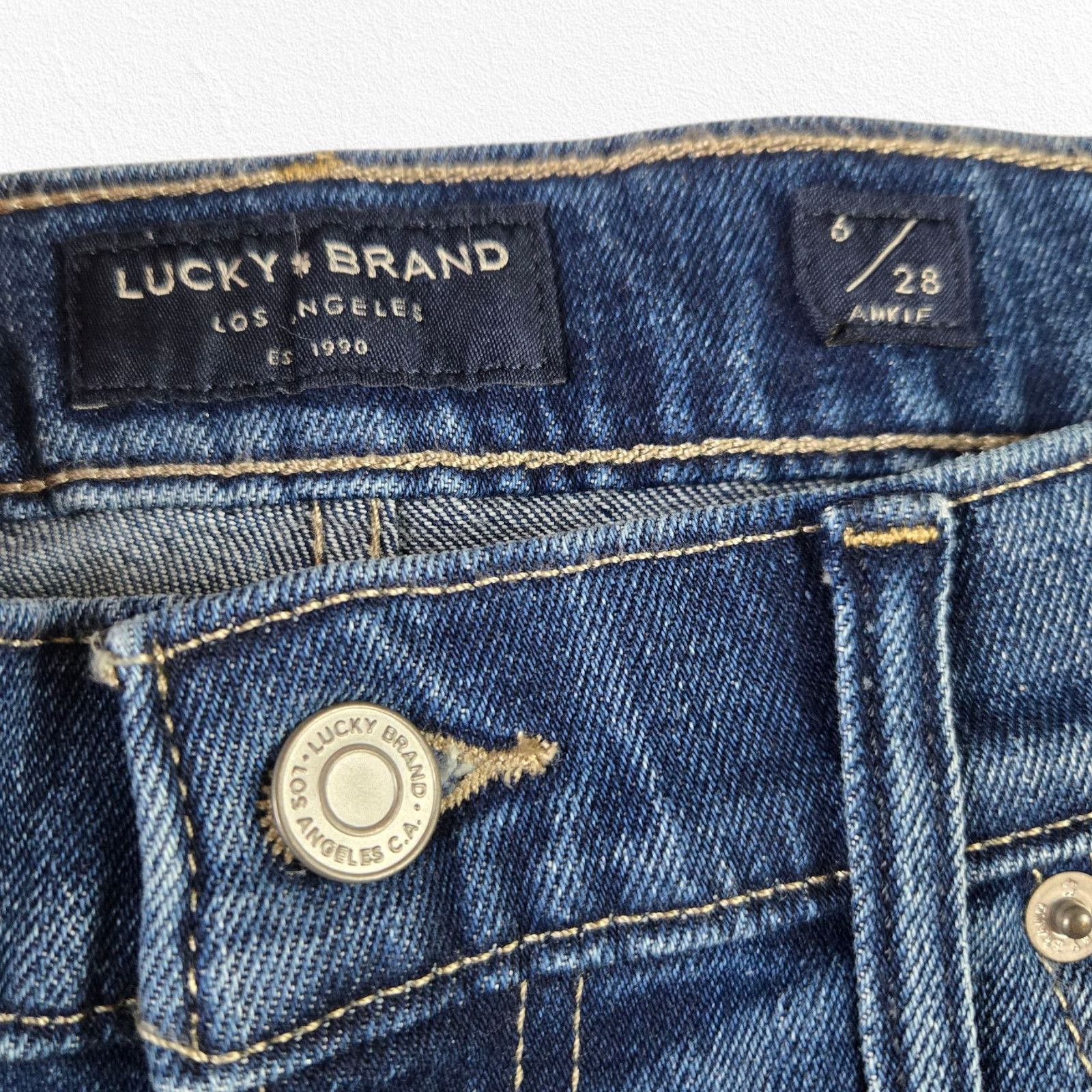 Lucky Brand Lucky Brand High Waisted Distressed Drew Mom Jeans Size 28 Size 28" / US 6 / IT 42 - 5 Thumbnail