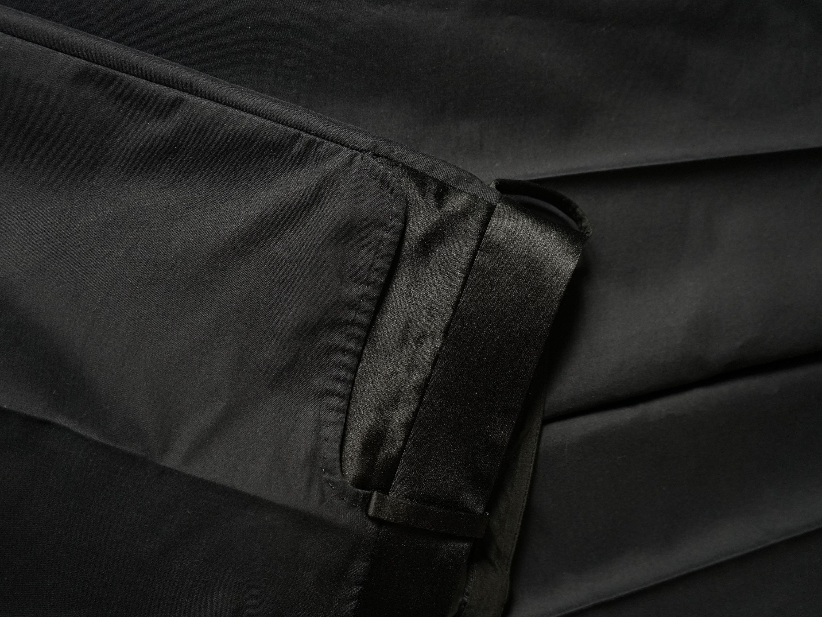Alexander McQueen S/S 2007 Alexander McQueen RUNWAY Satin Detail Suit Size 52R - 19 Thumbnail